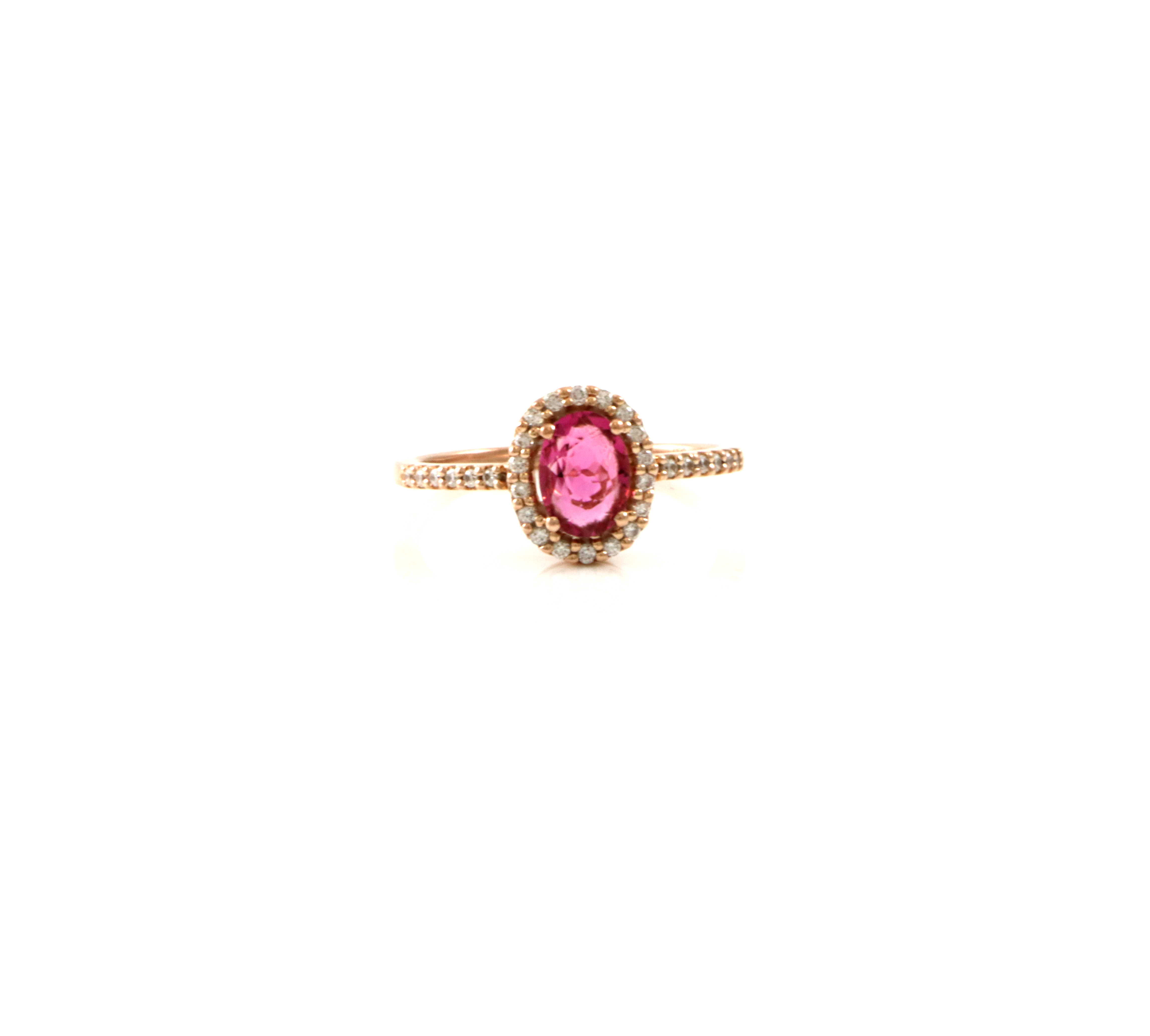Pen moderne ring med rosa sten og små diamanter. Thune
