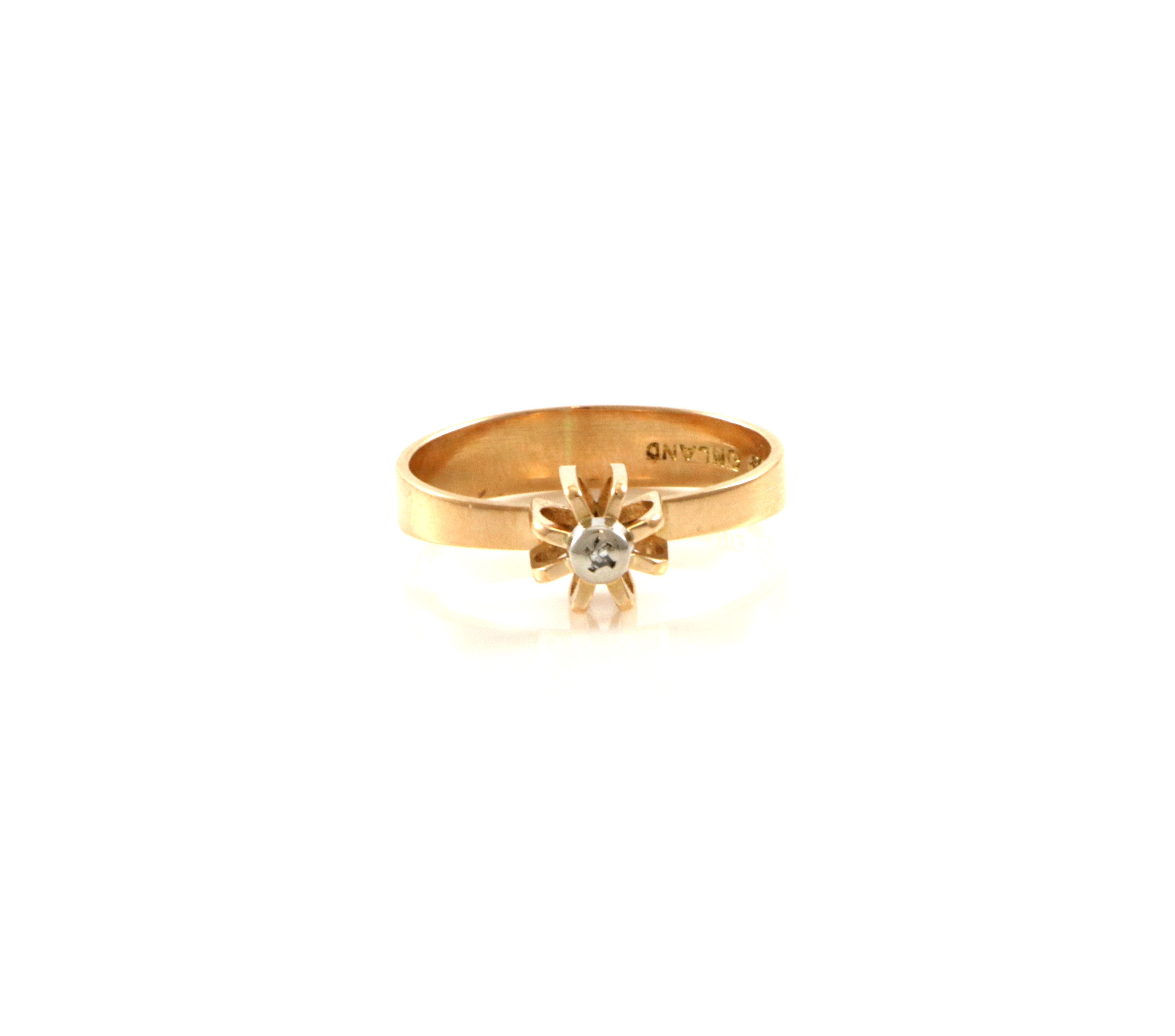 Elis Kauppi for Kupittaan Kulta. Ring med liten diamant