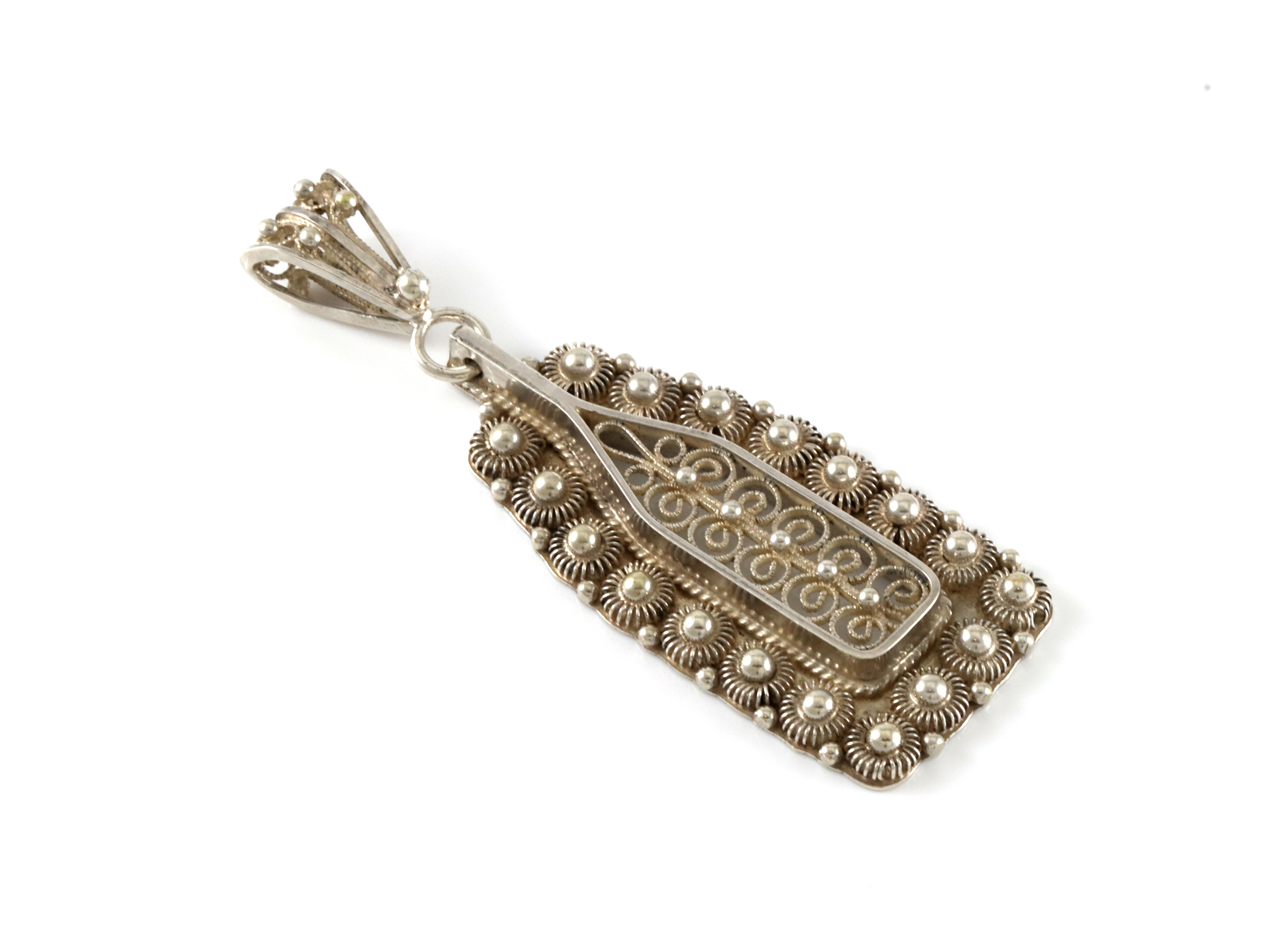 Anheng i sølv, filigrans.