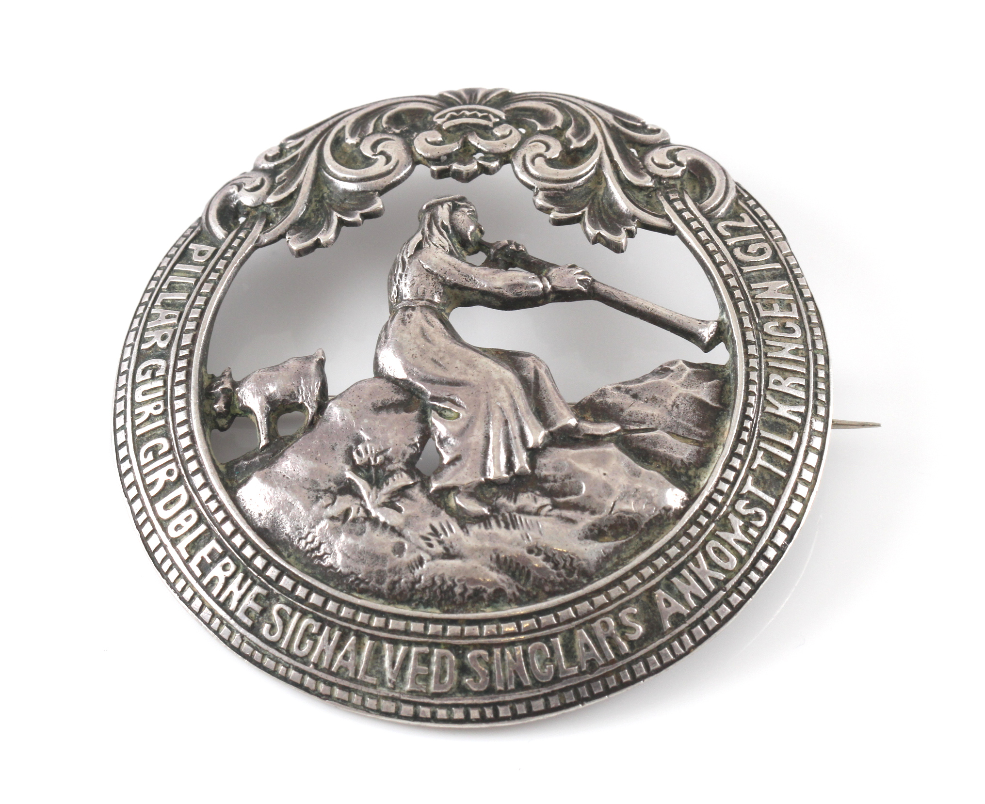Nasjonalromantisk brosje i sølv