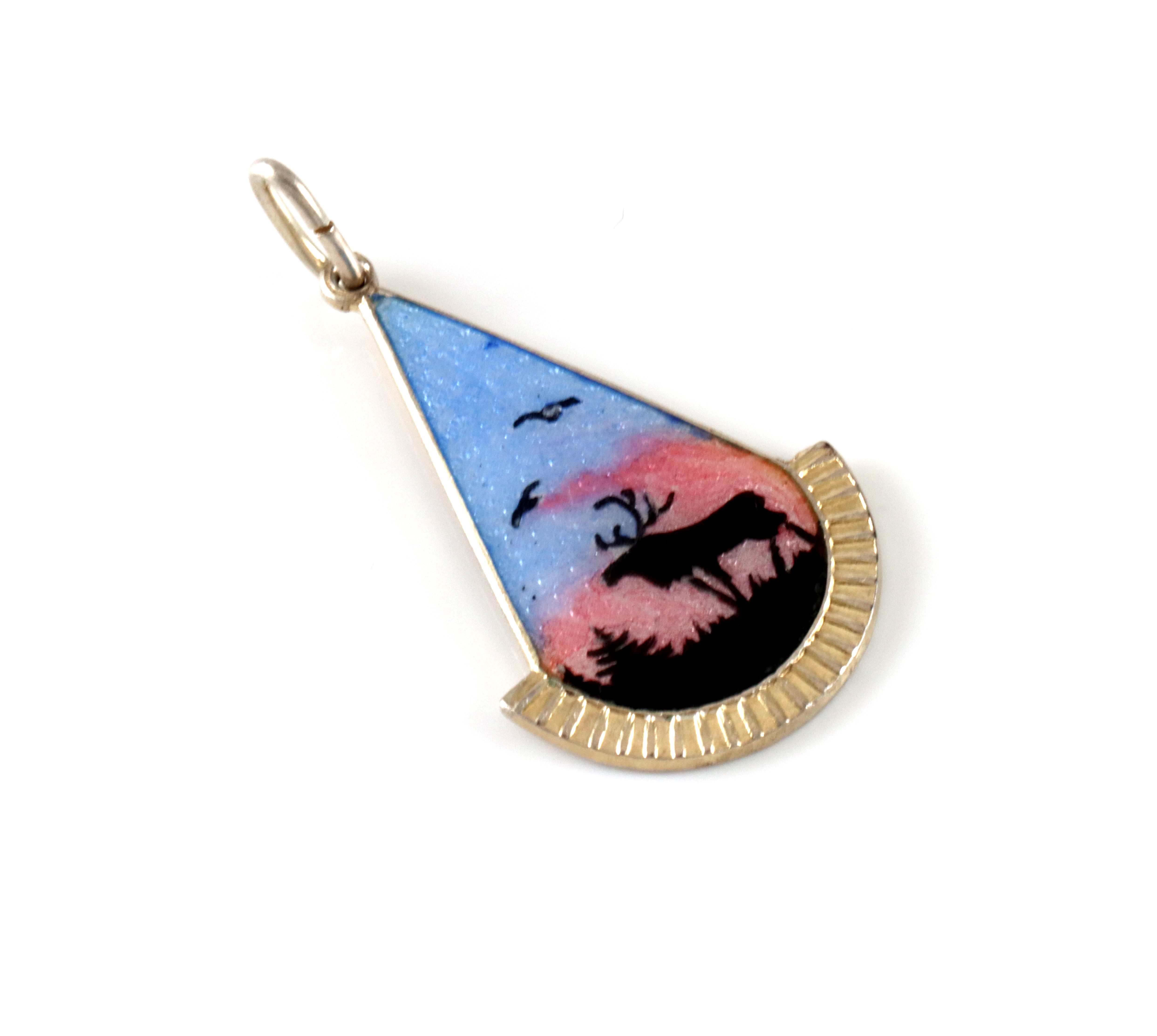 Emaljerte anheng i sølv