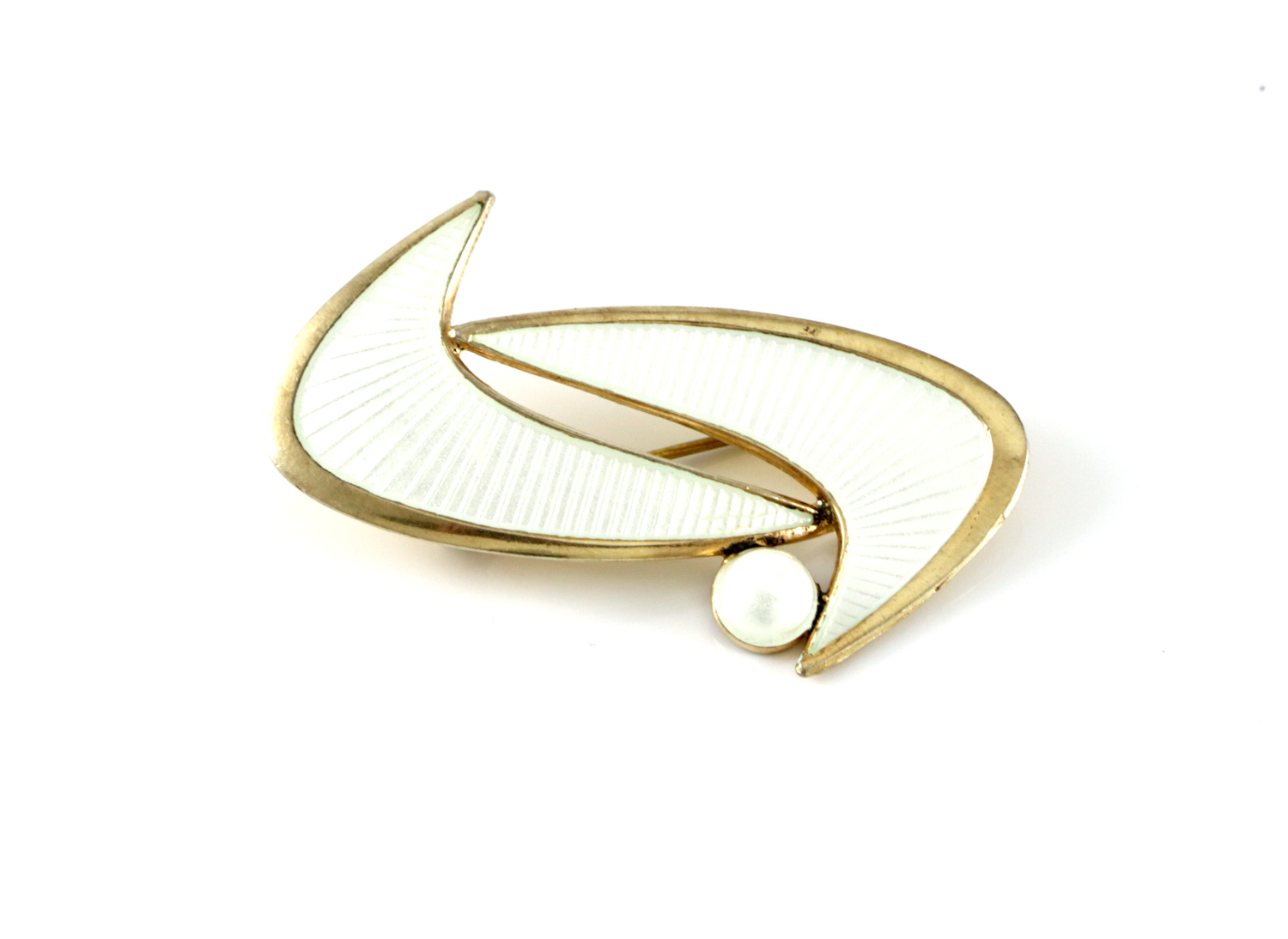 Emaljert brosje i sølv