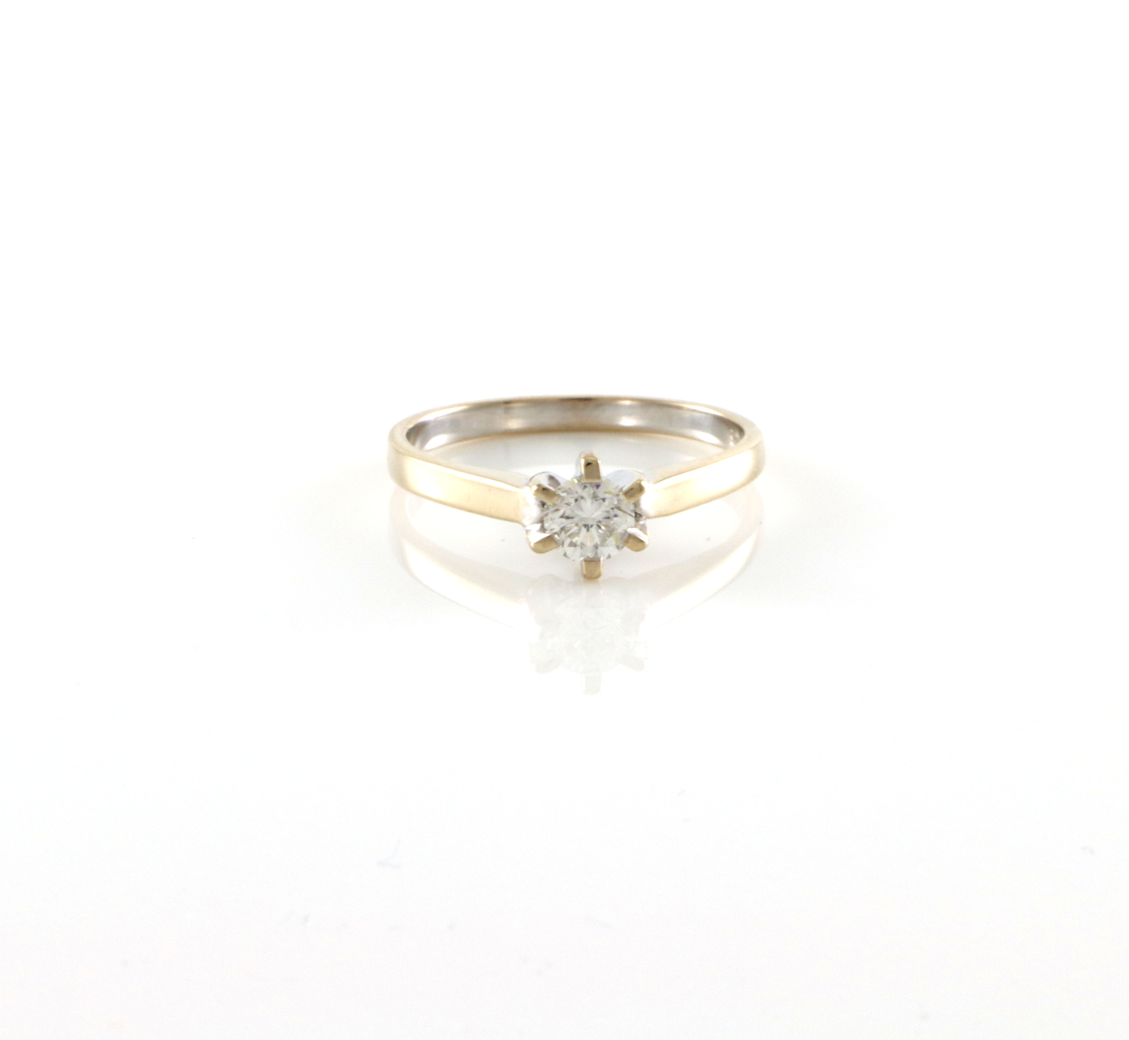 Enstensring på 0,37 ct