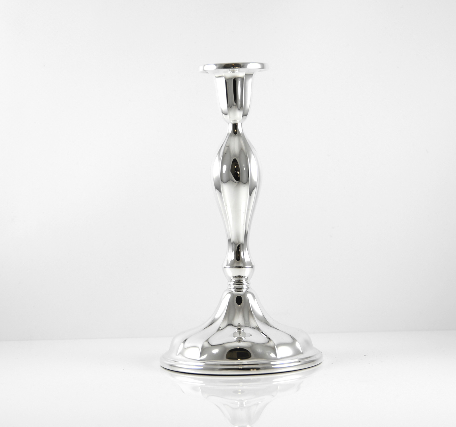 "Klassisk" lysestake i 830 sølv fra Th. Marthinsen