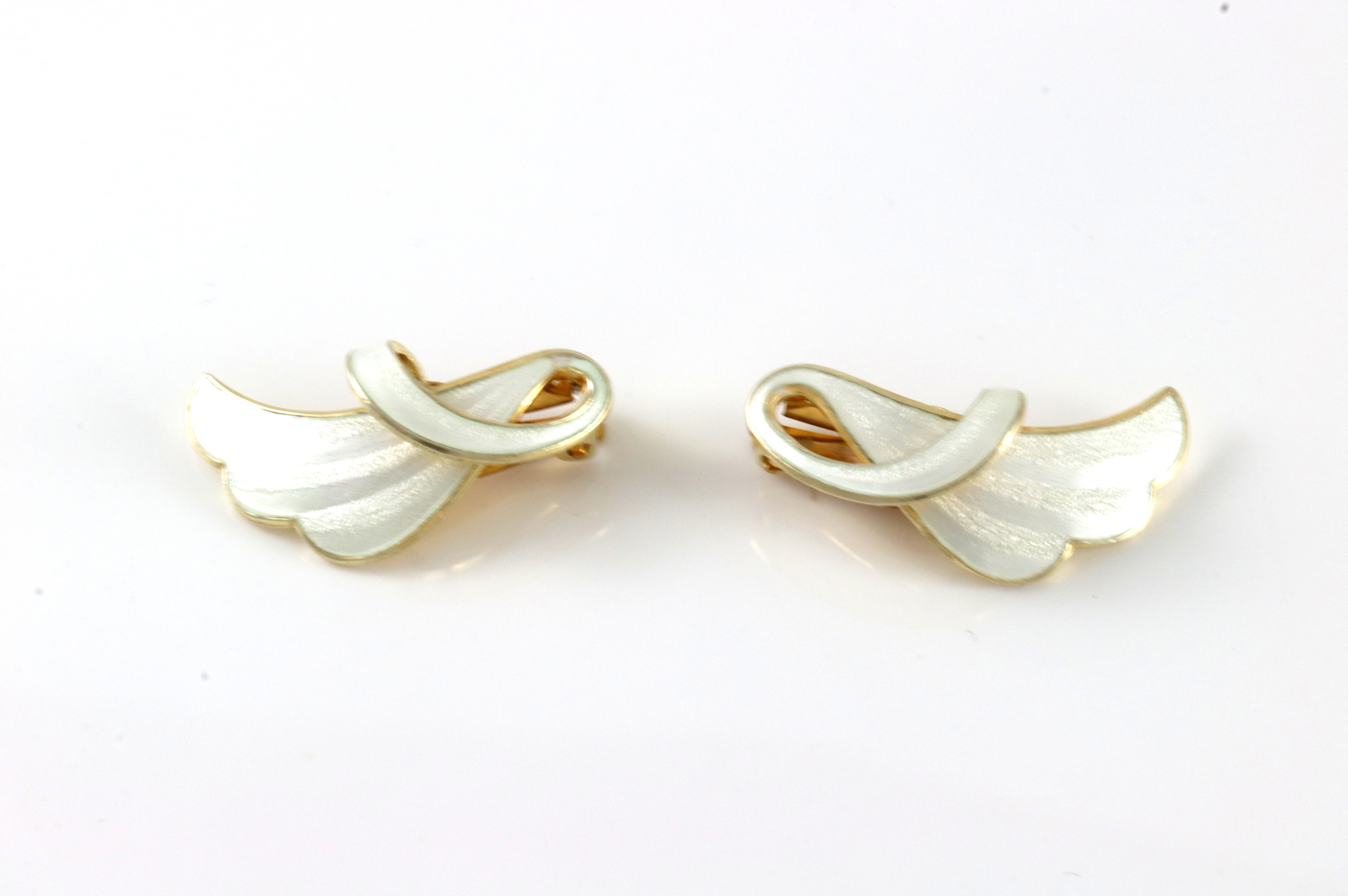 Emaljert ørepynt i sølv