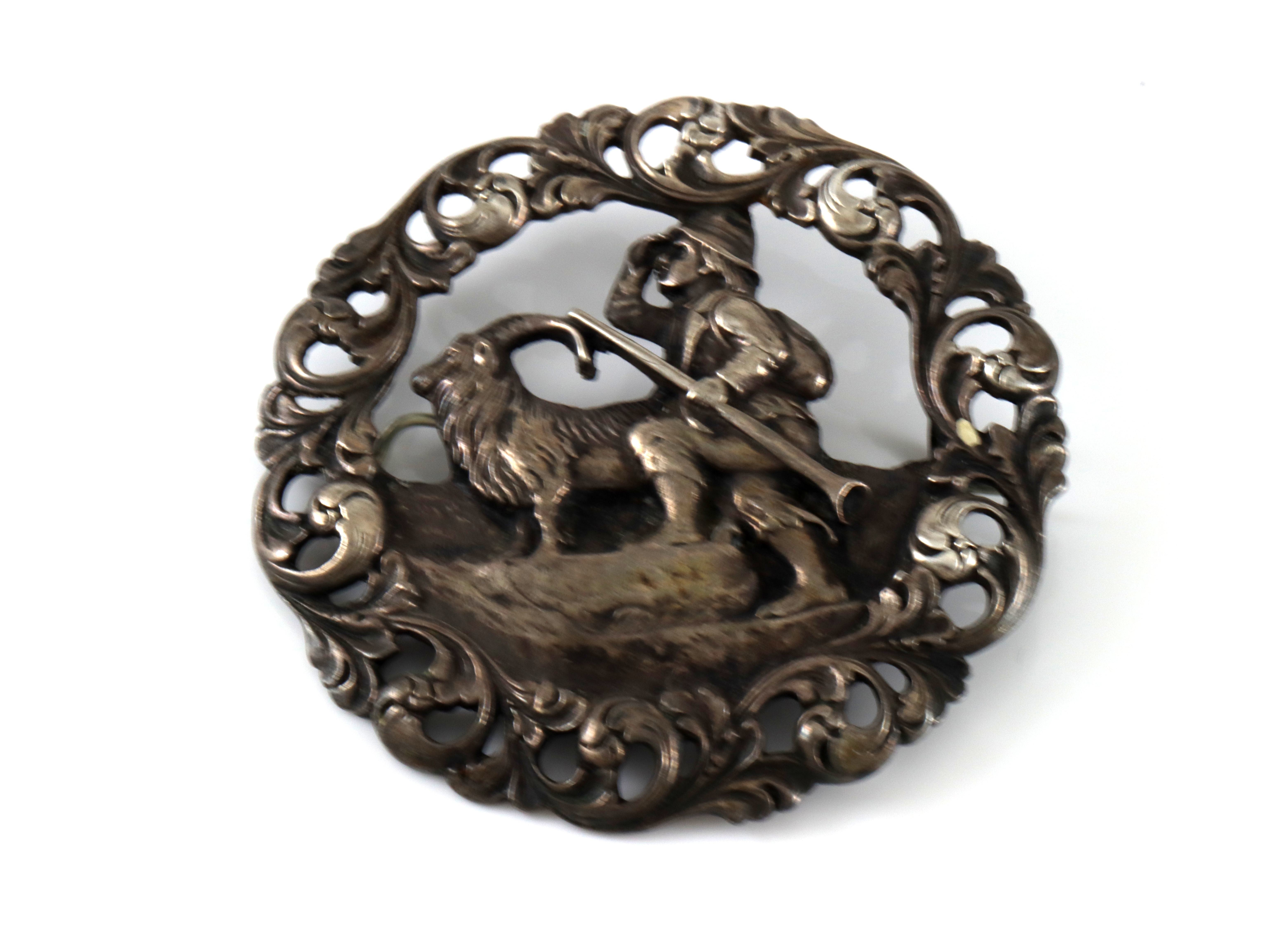 Nasjonalromantiske brosjer i sølv