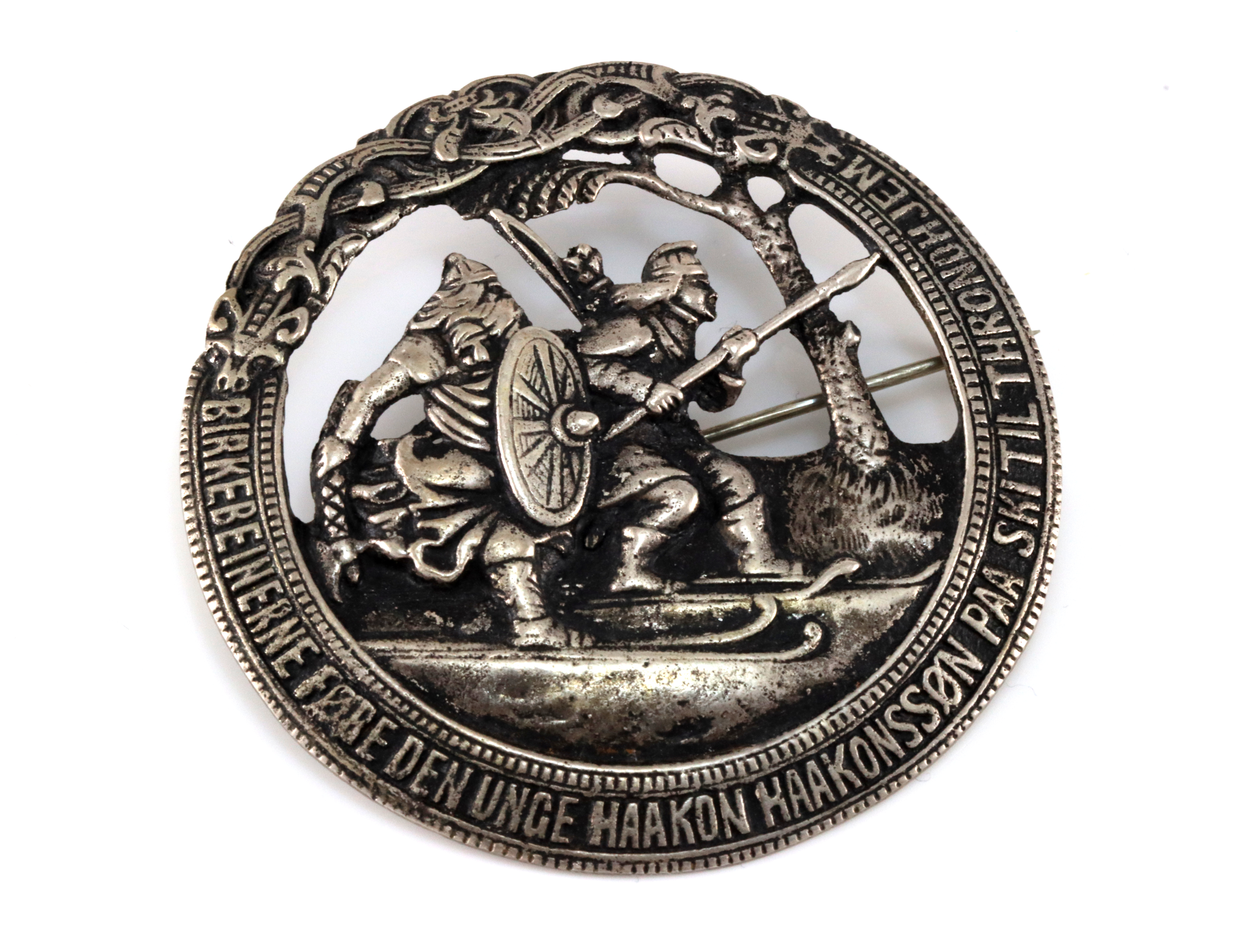 Nasjonalromantiske brosjer