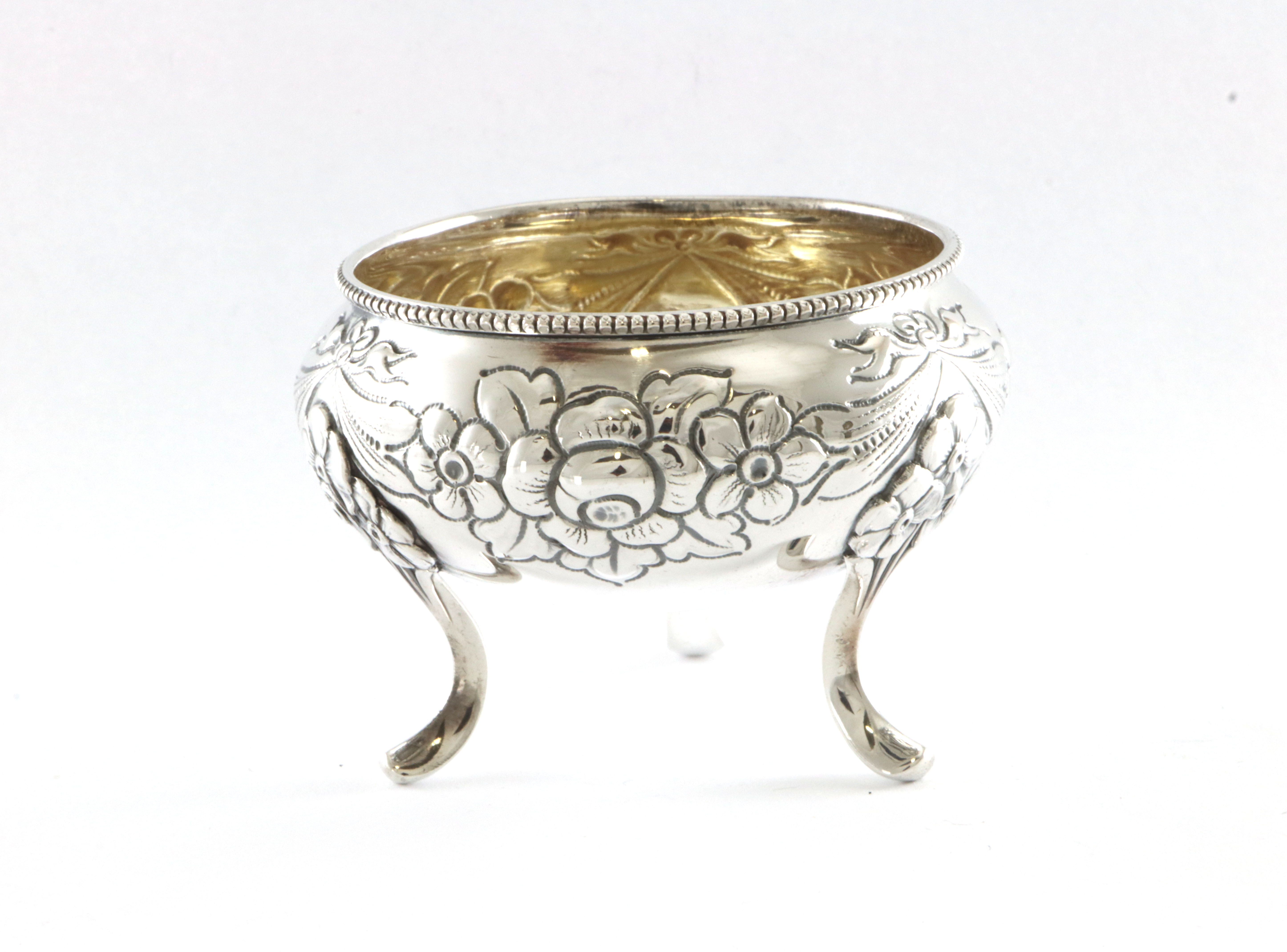 Saltskål med rosemønster