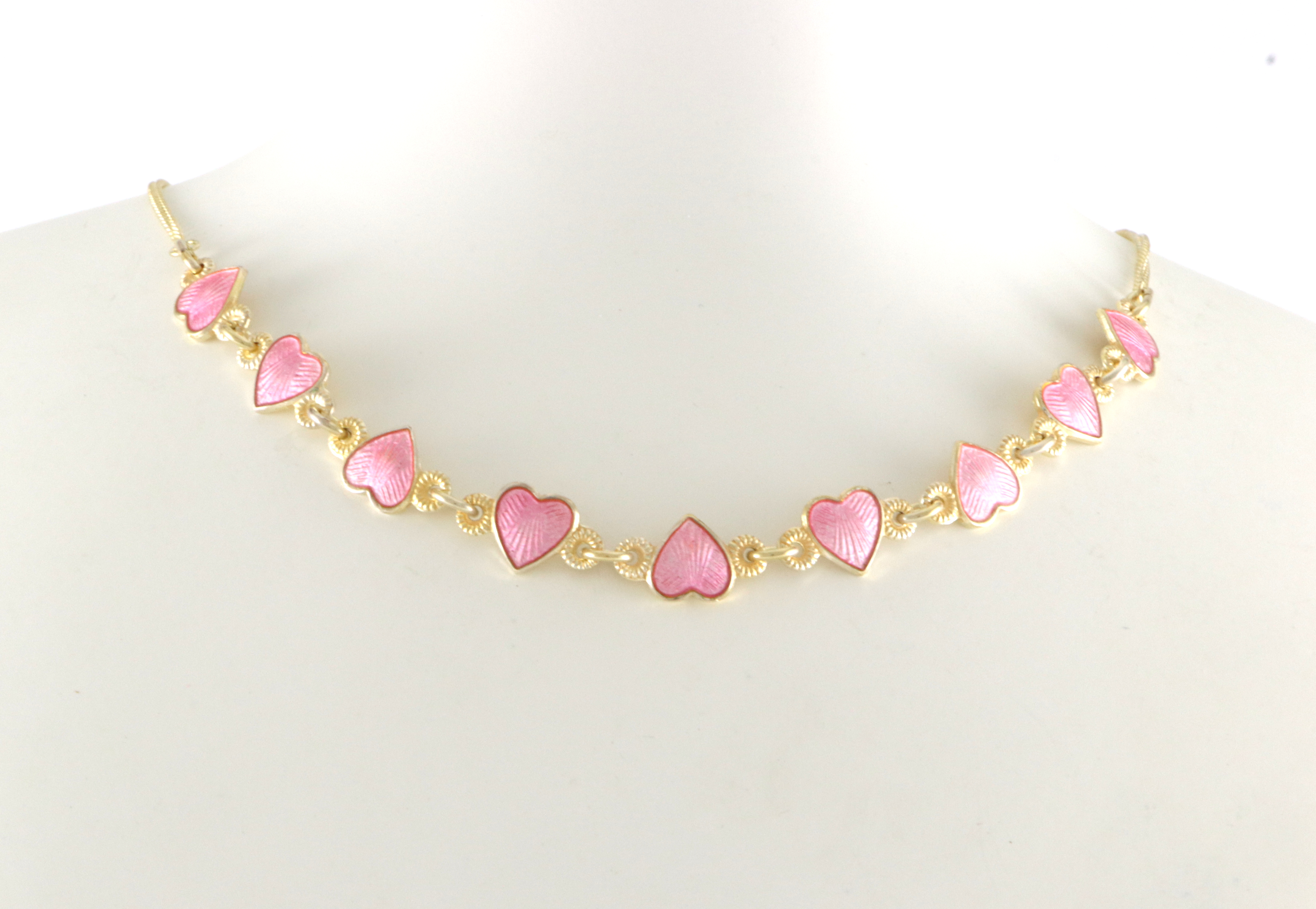 Emaljerte halskjeder i sølv