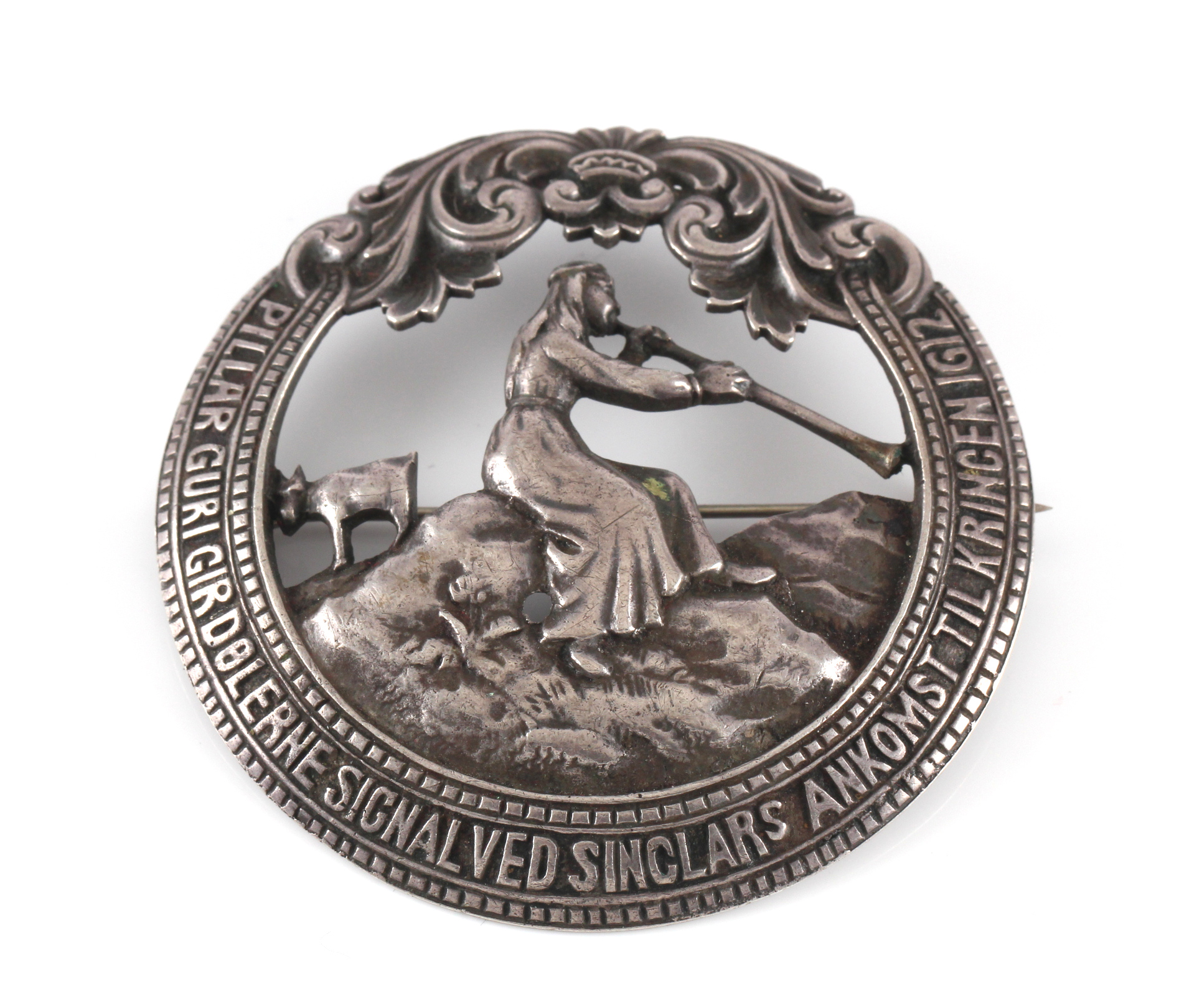 Nasjonalromantisk brosje i sølv