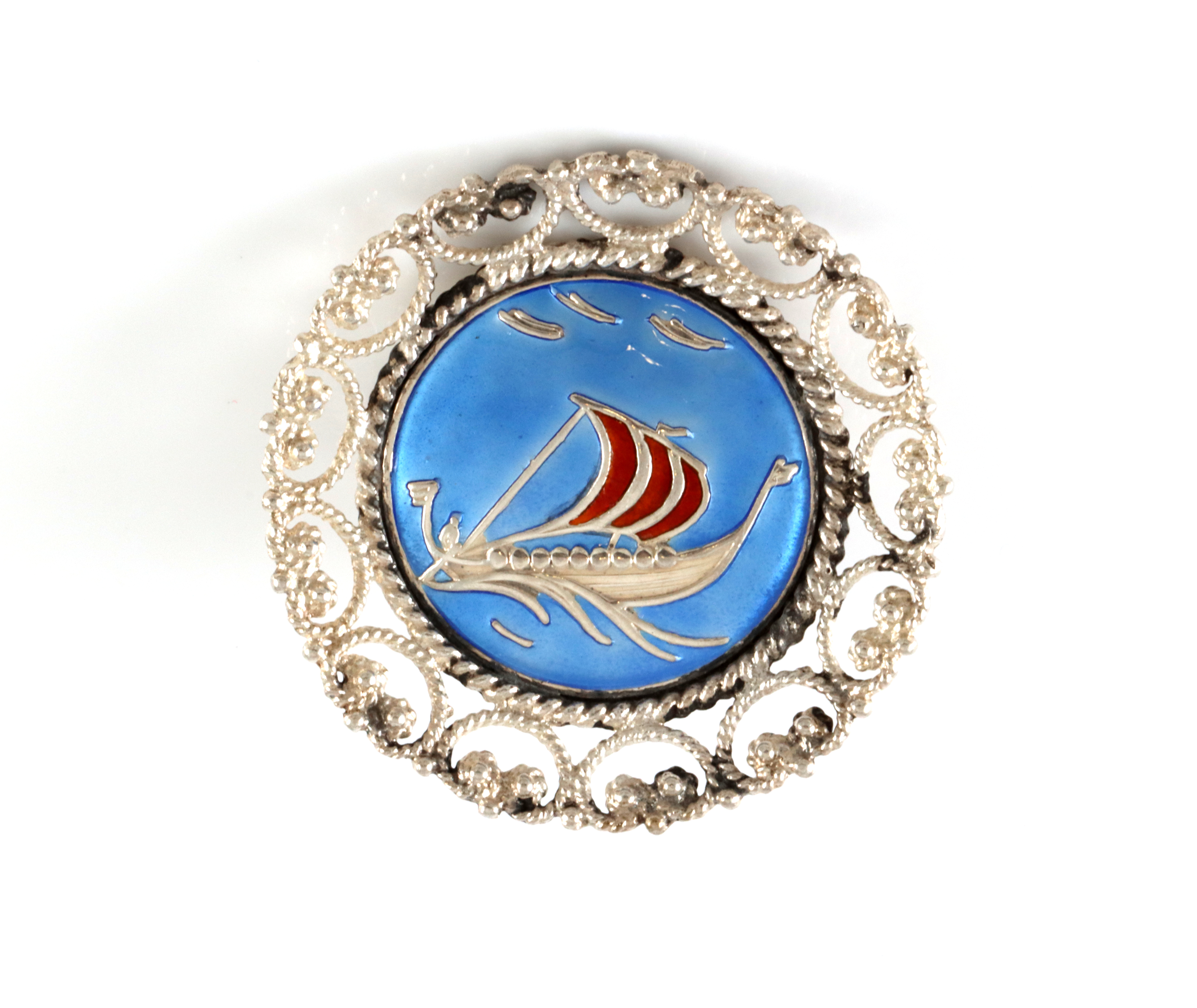 Emaljert brosje i sølv