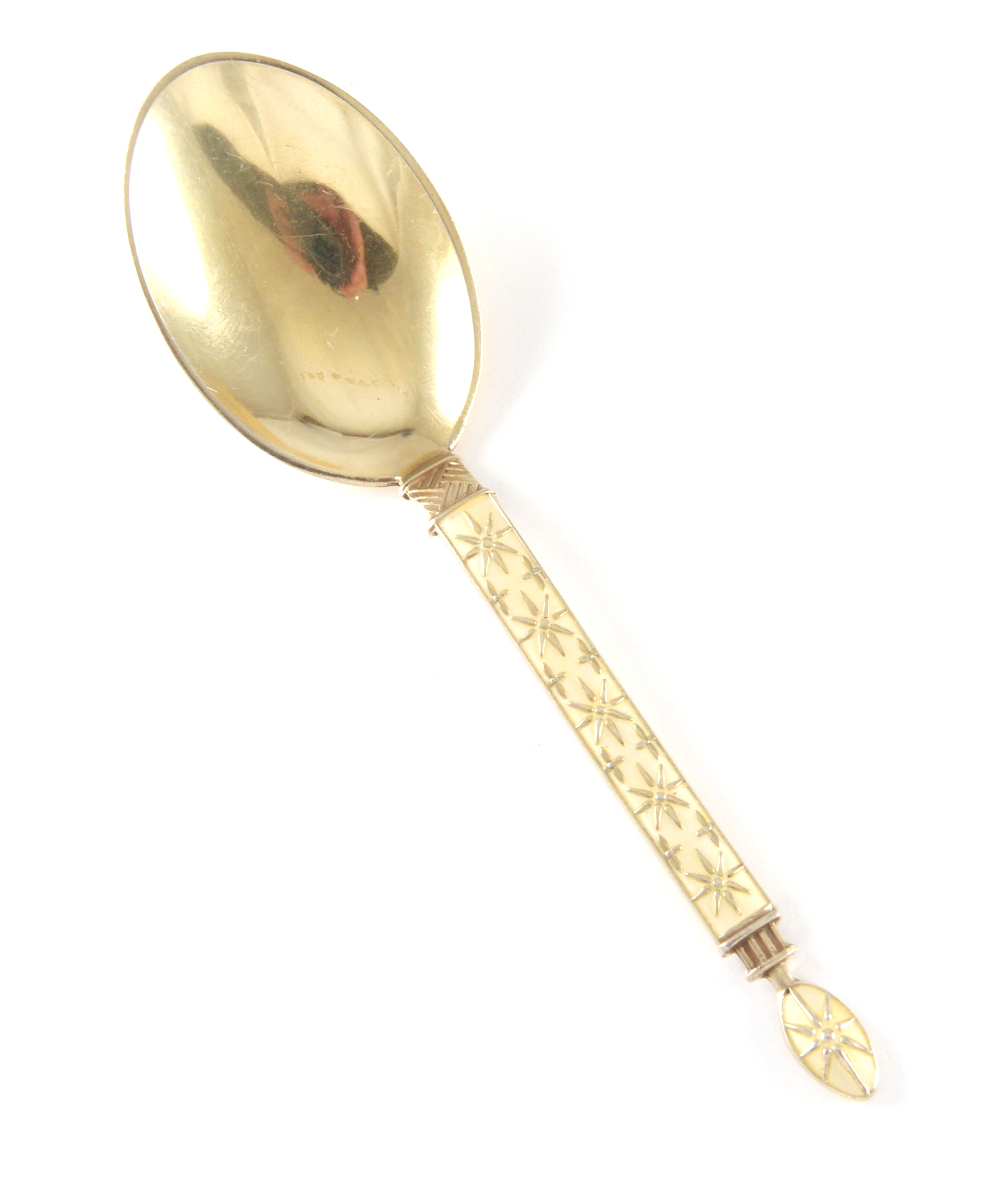 Emaljert dessertskje i sølv