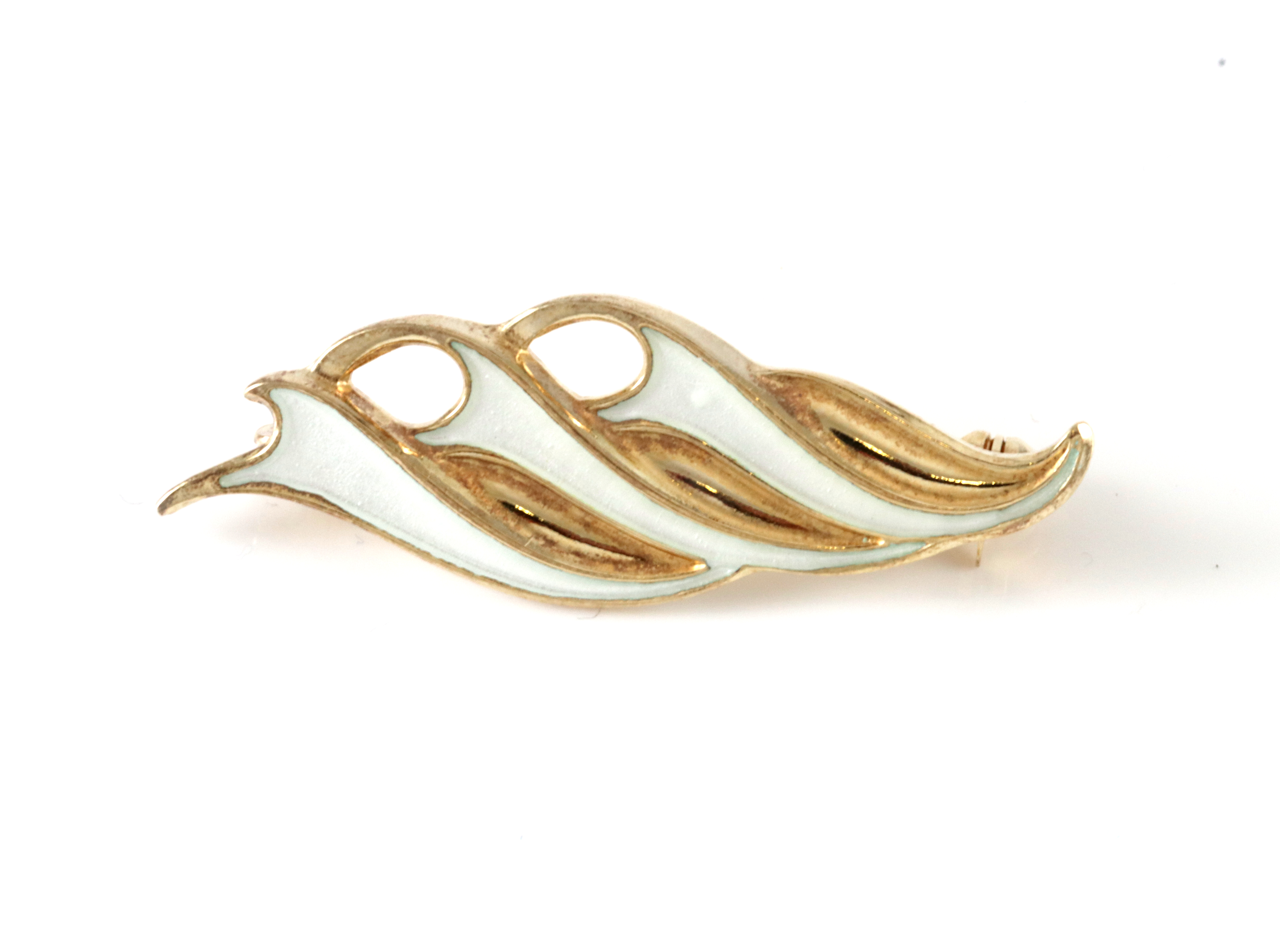 Emaljert brosje i sølv