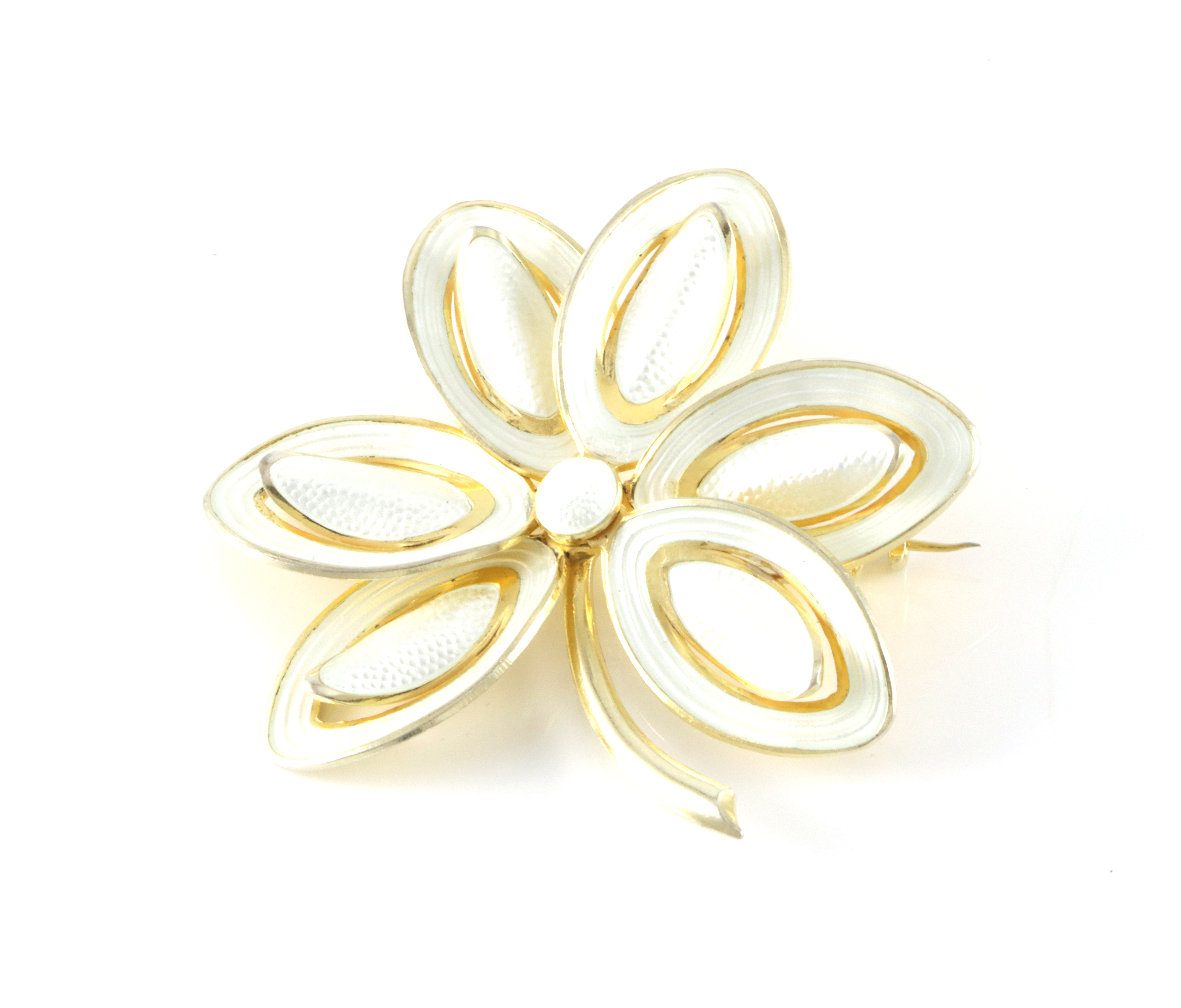 Emaljert brosje i sølv