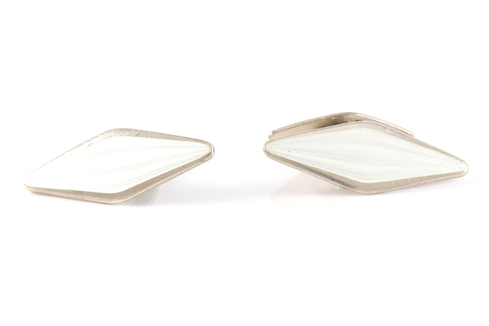 Emaljerte mansjettknapper