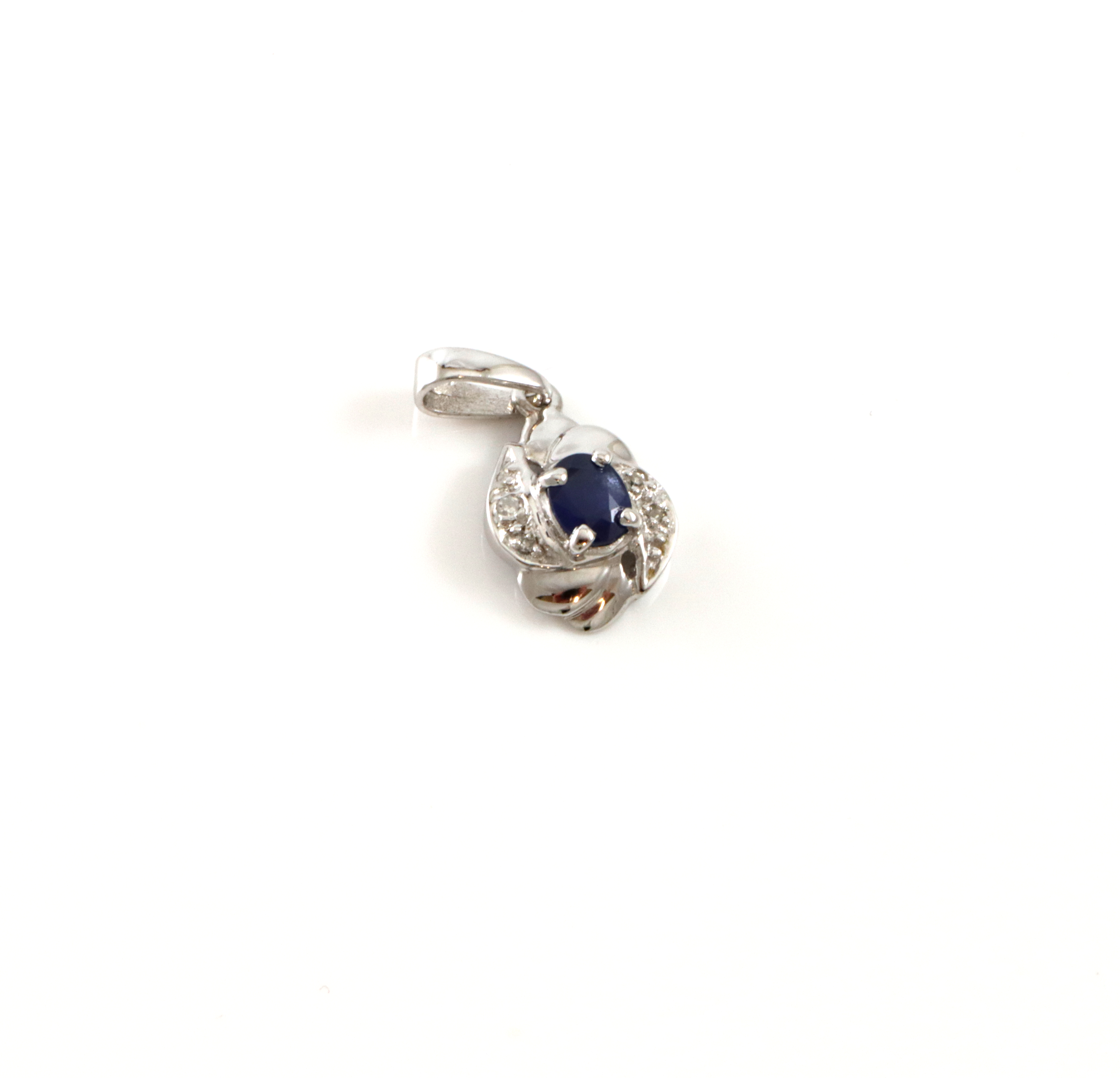 Anheng med safir og diamantsplinter