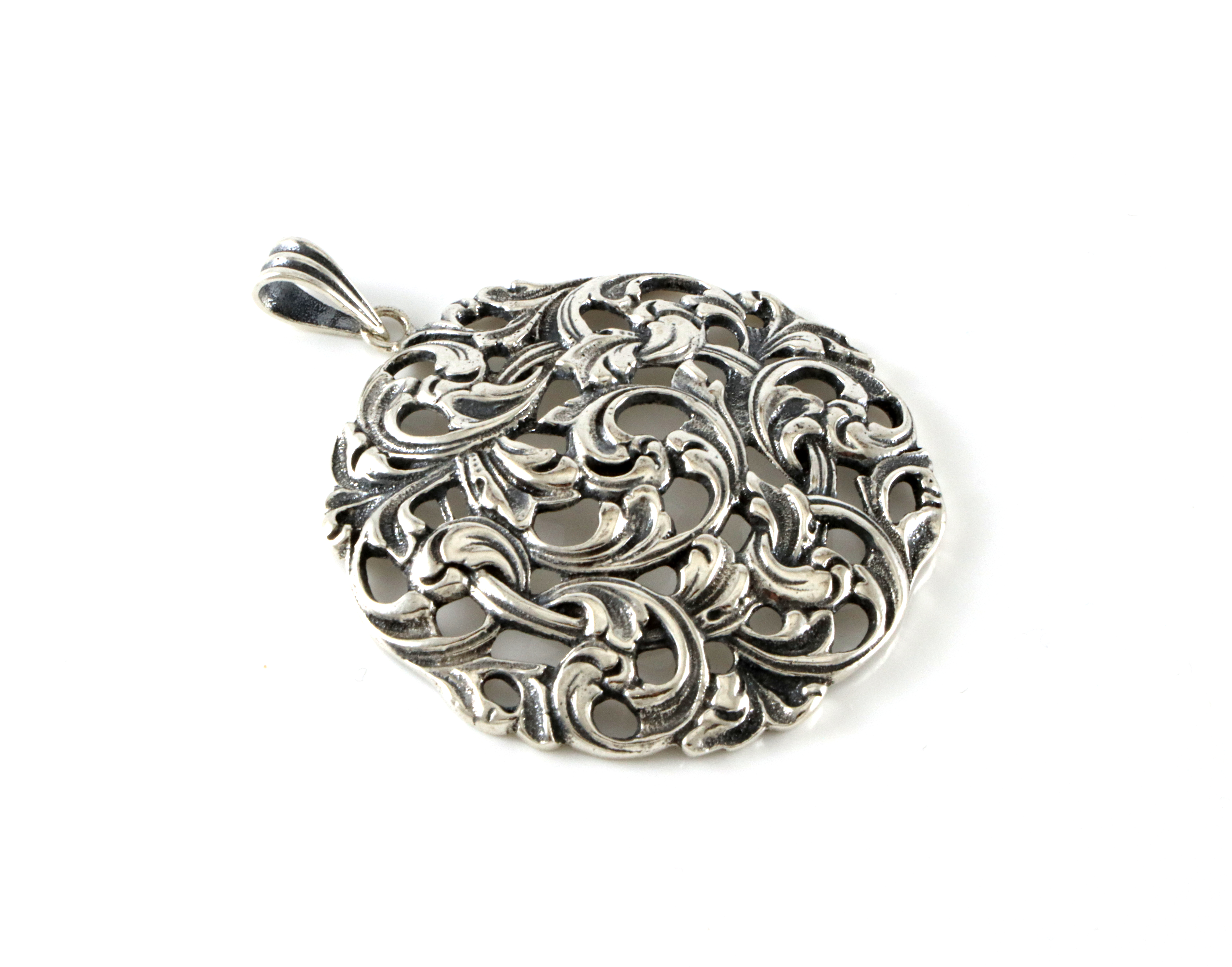 Anheng i sølv, akantus.