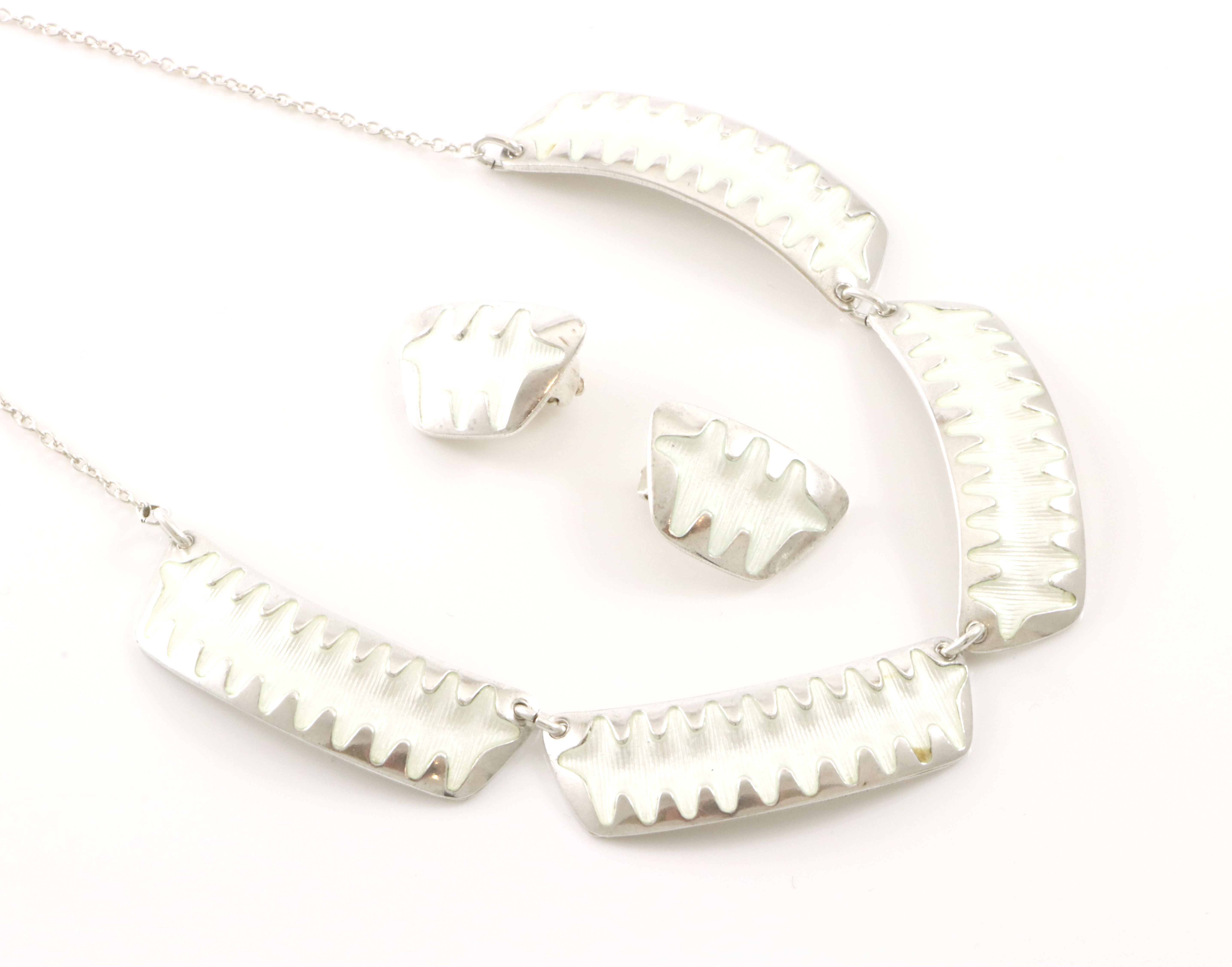 Emaljert smykkesett i sølv