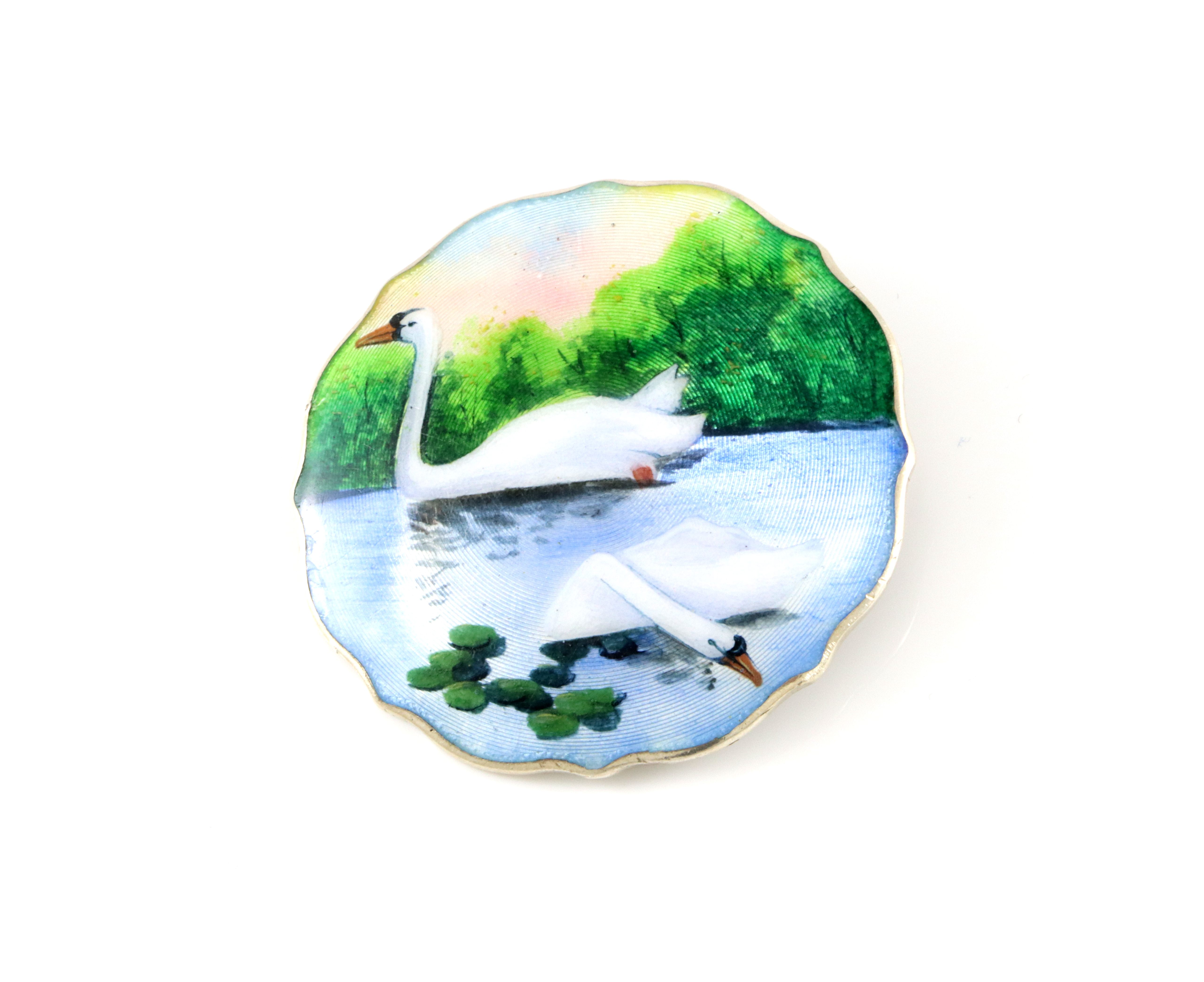 Emaljert brosje i sølv