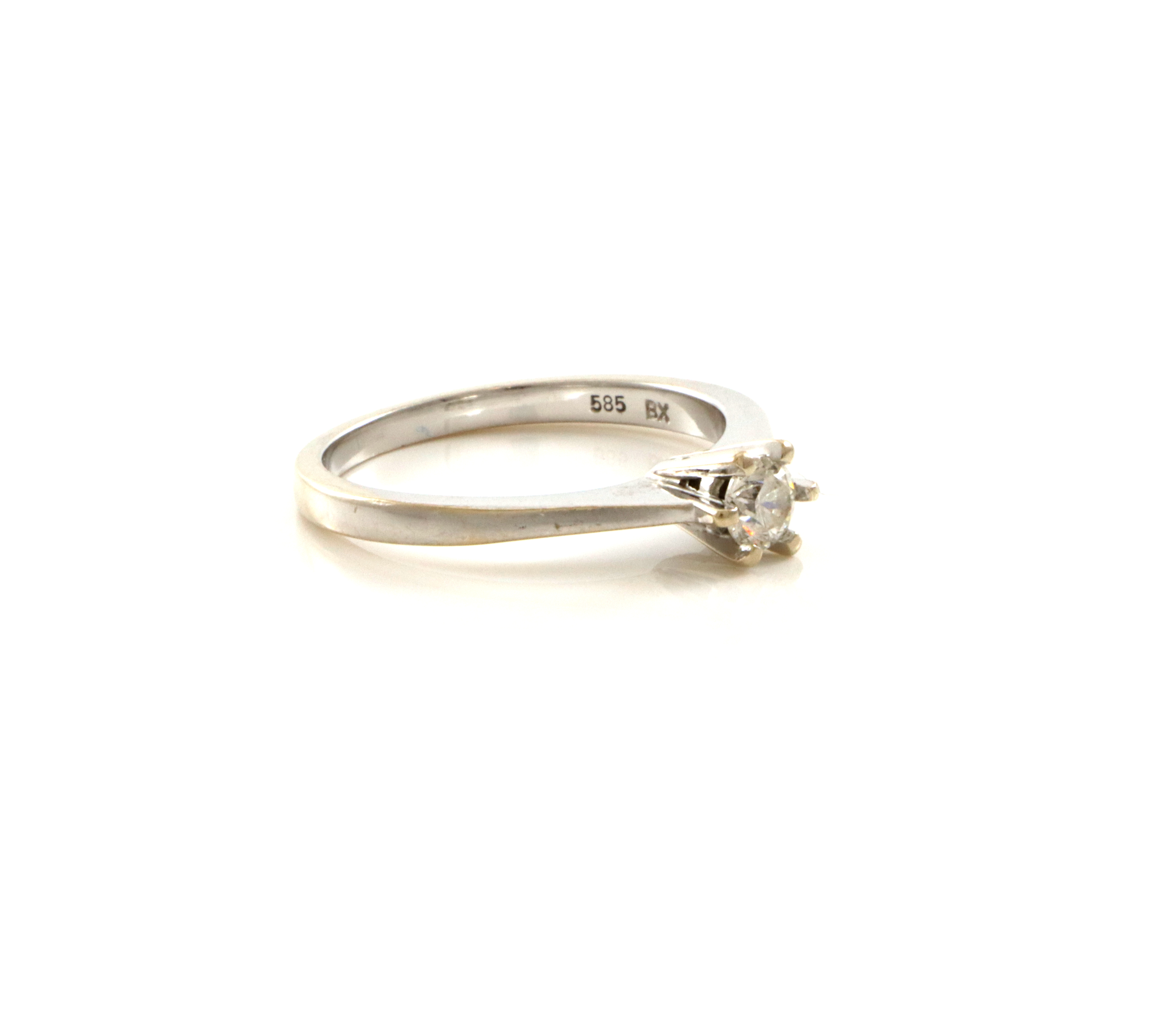 Enstensring med diamant på ca 0,25 ct