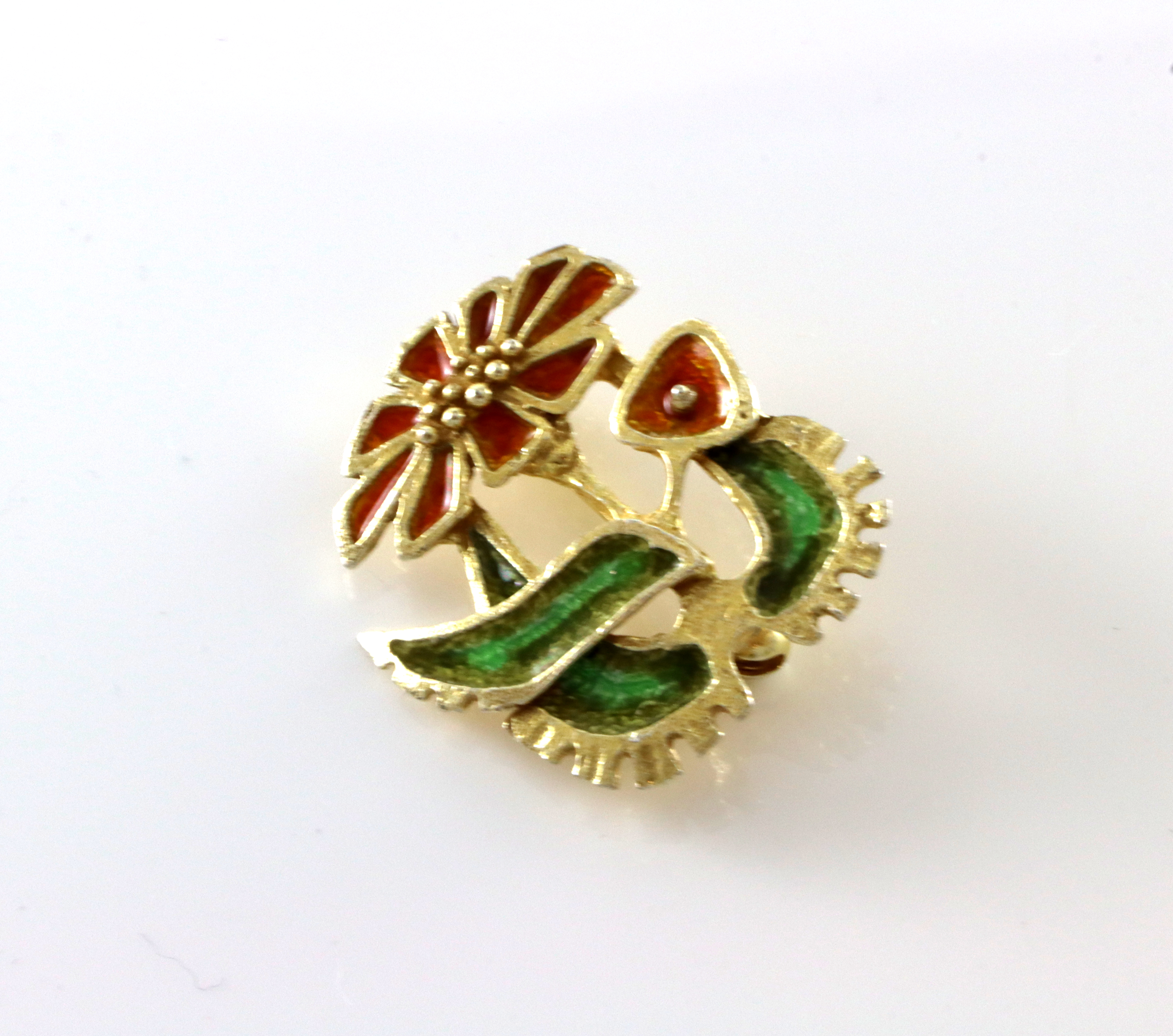 Emaljert brosje i sølv