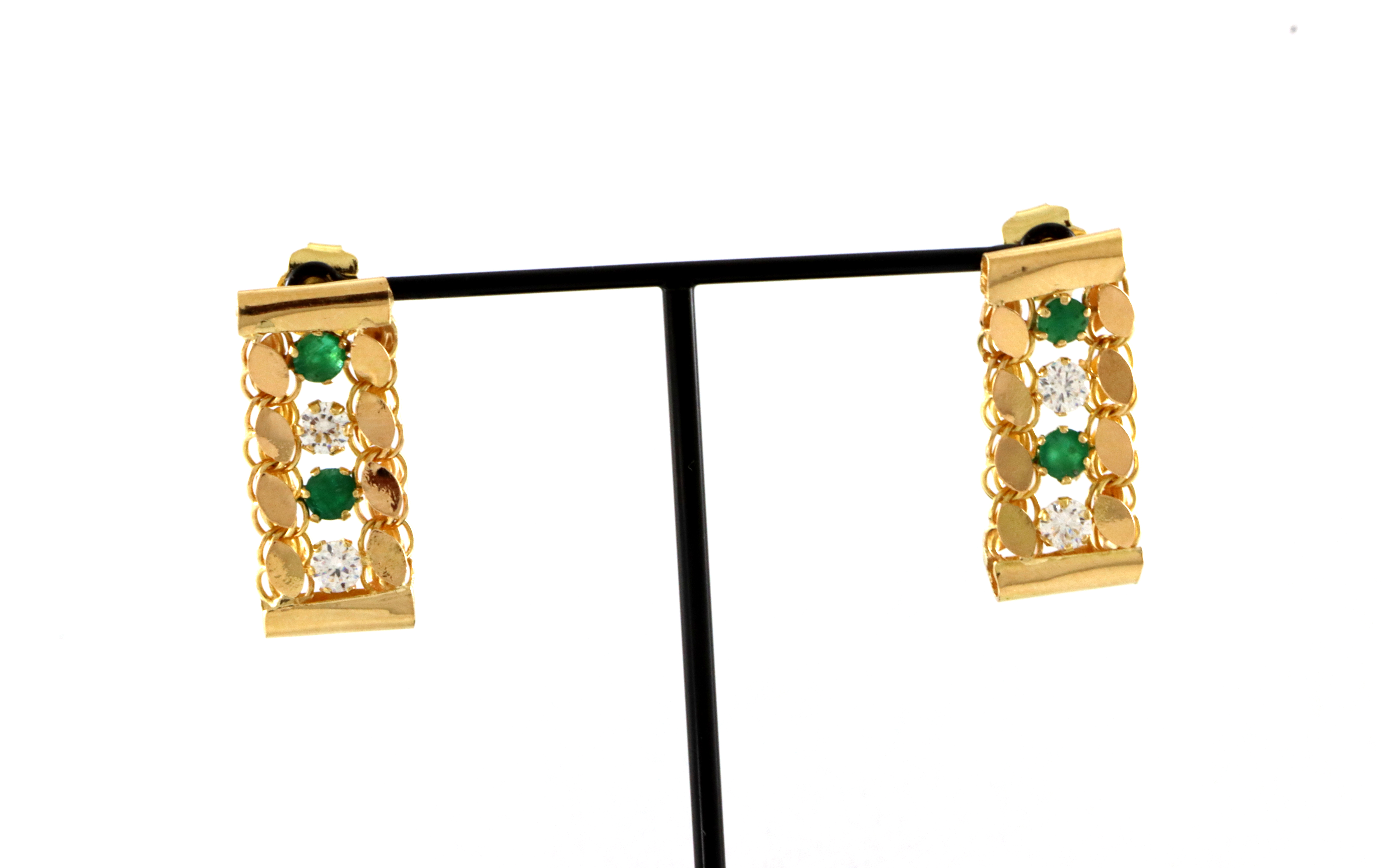 Øredobber med grønne og blanke steiner