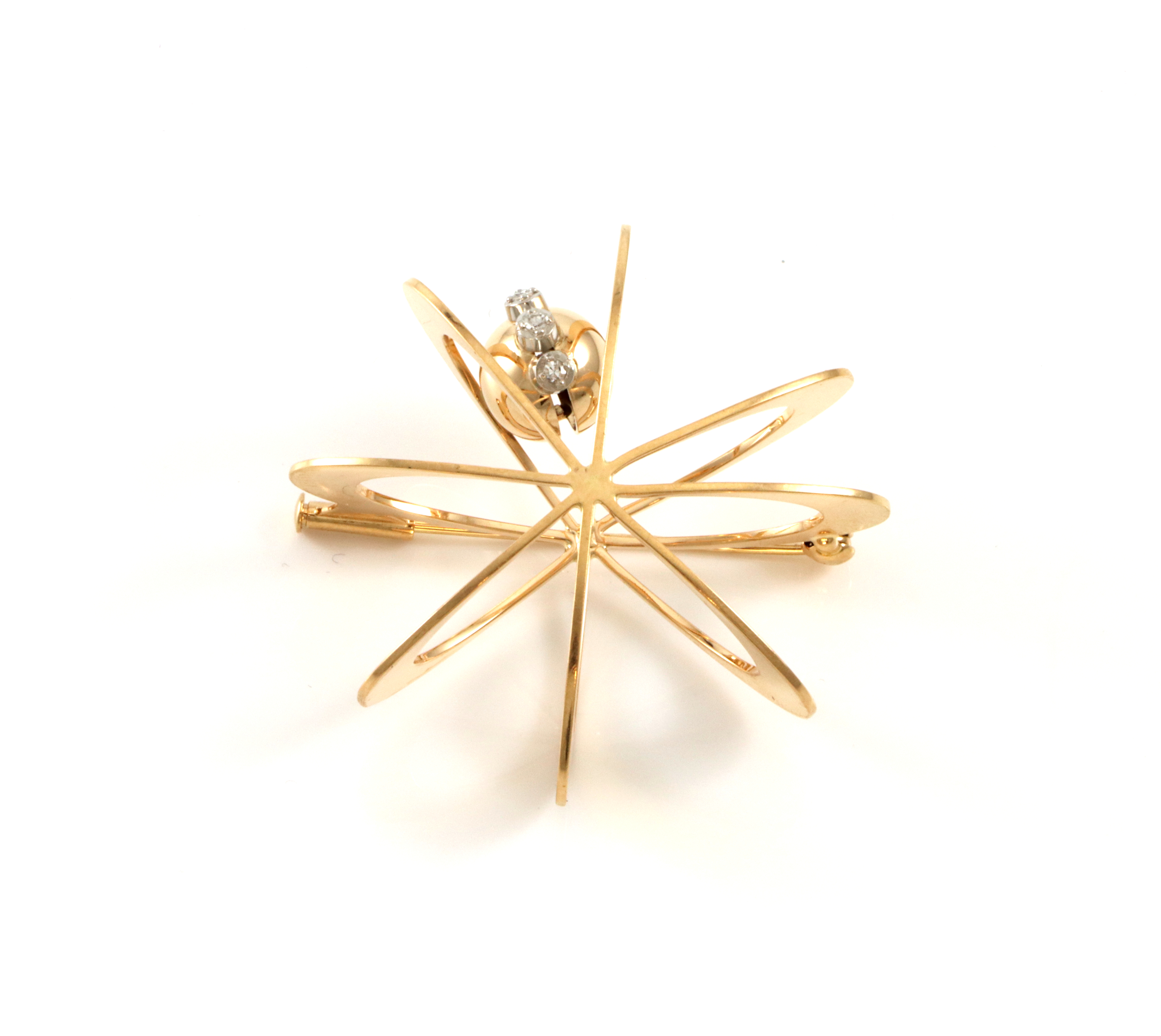 Elis  Kauppi for Kupittaan Kulta. Fantastisk brosje med små diamanter!