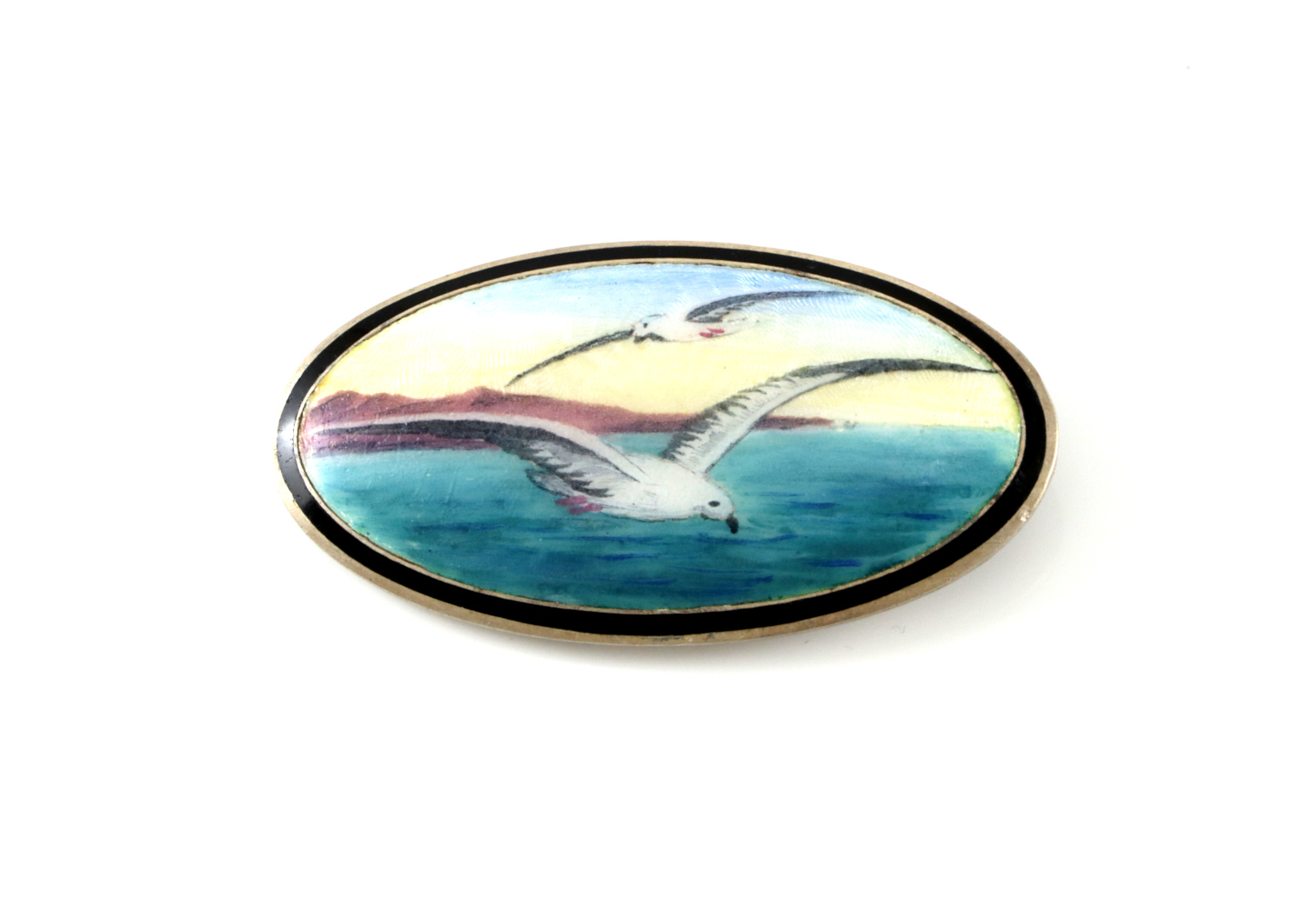 Emaljert brosje i sølv