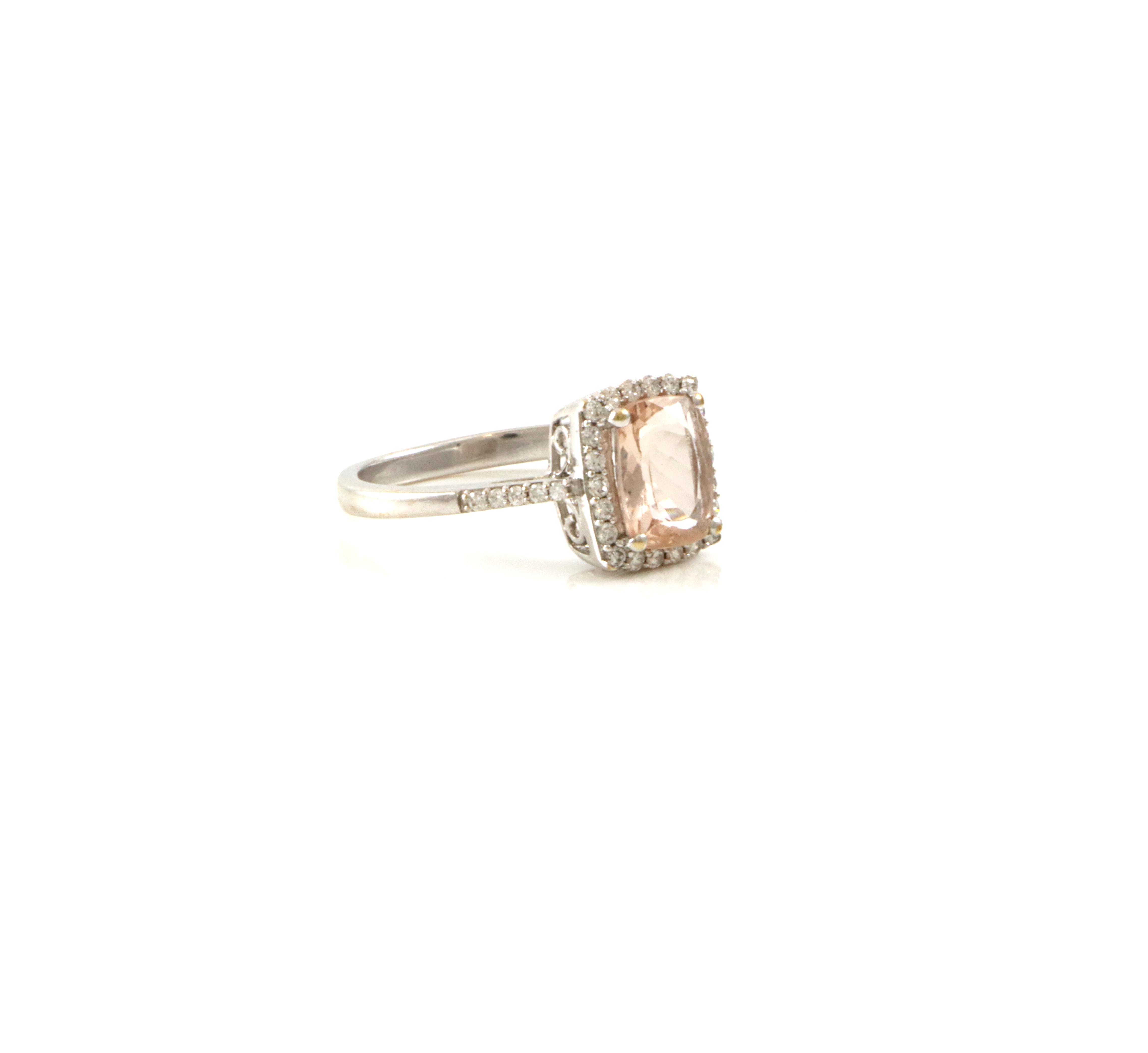 "Jacqueline" ring med små diamanter og morganitt. Homstvedt, Bergen