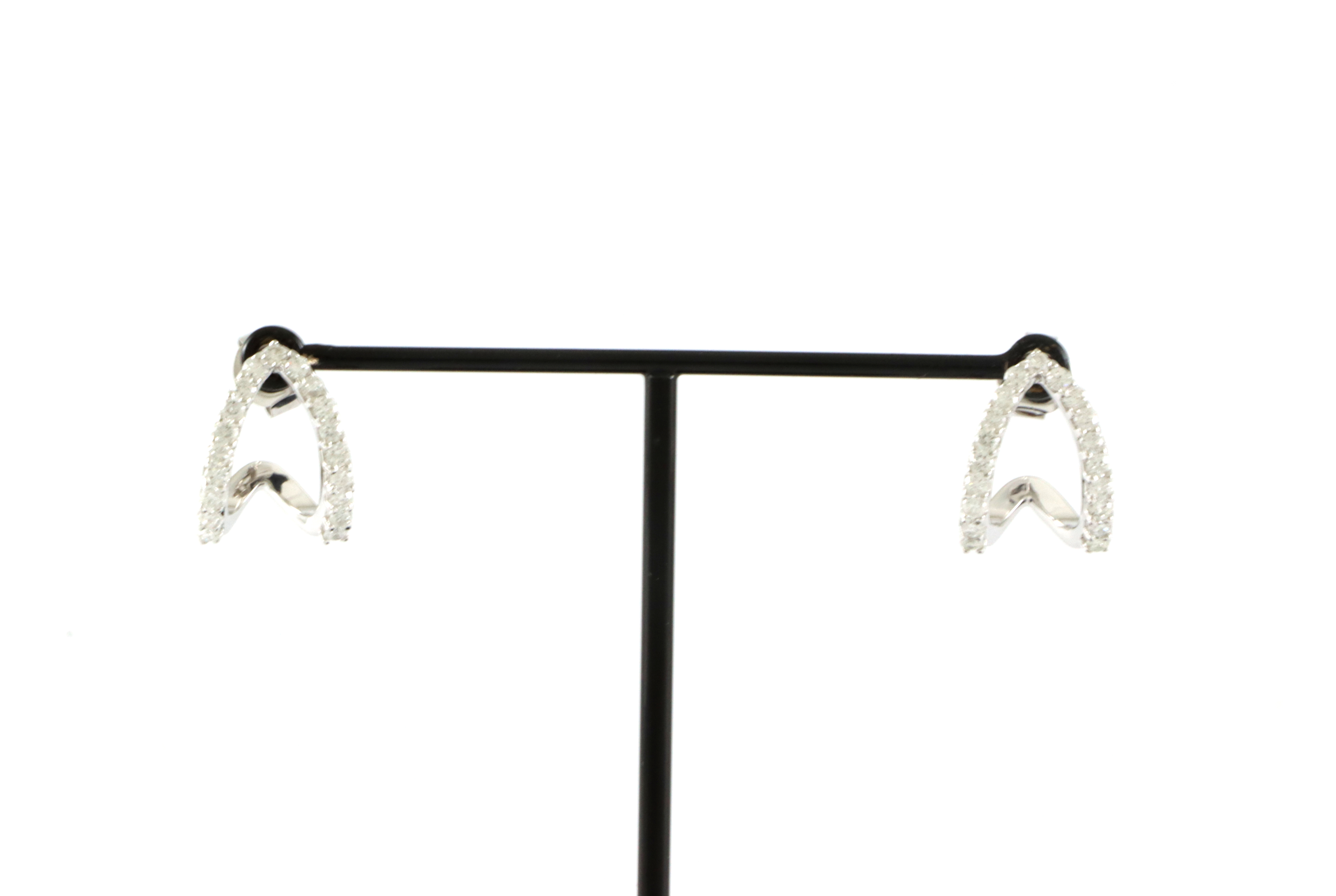 Nydelige øredobber med små diamanter fra Mestergull