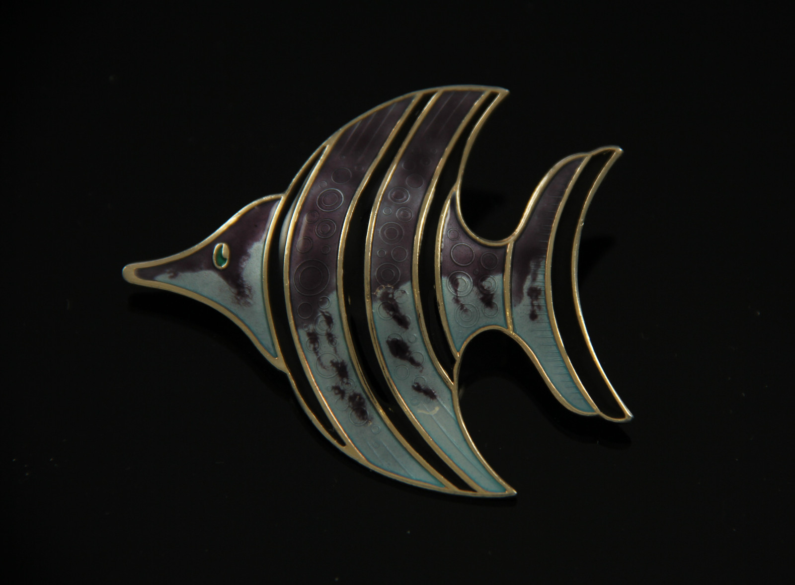 Emaljert brosje i sølv