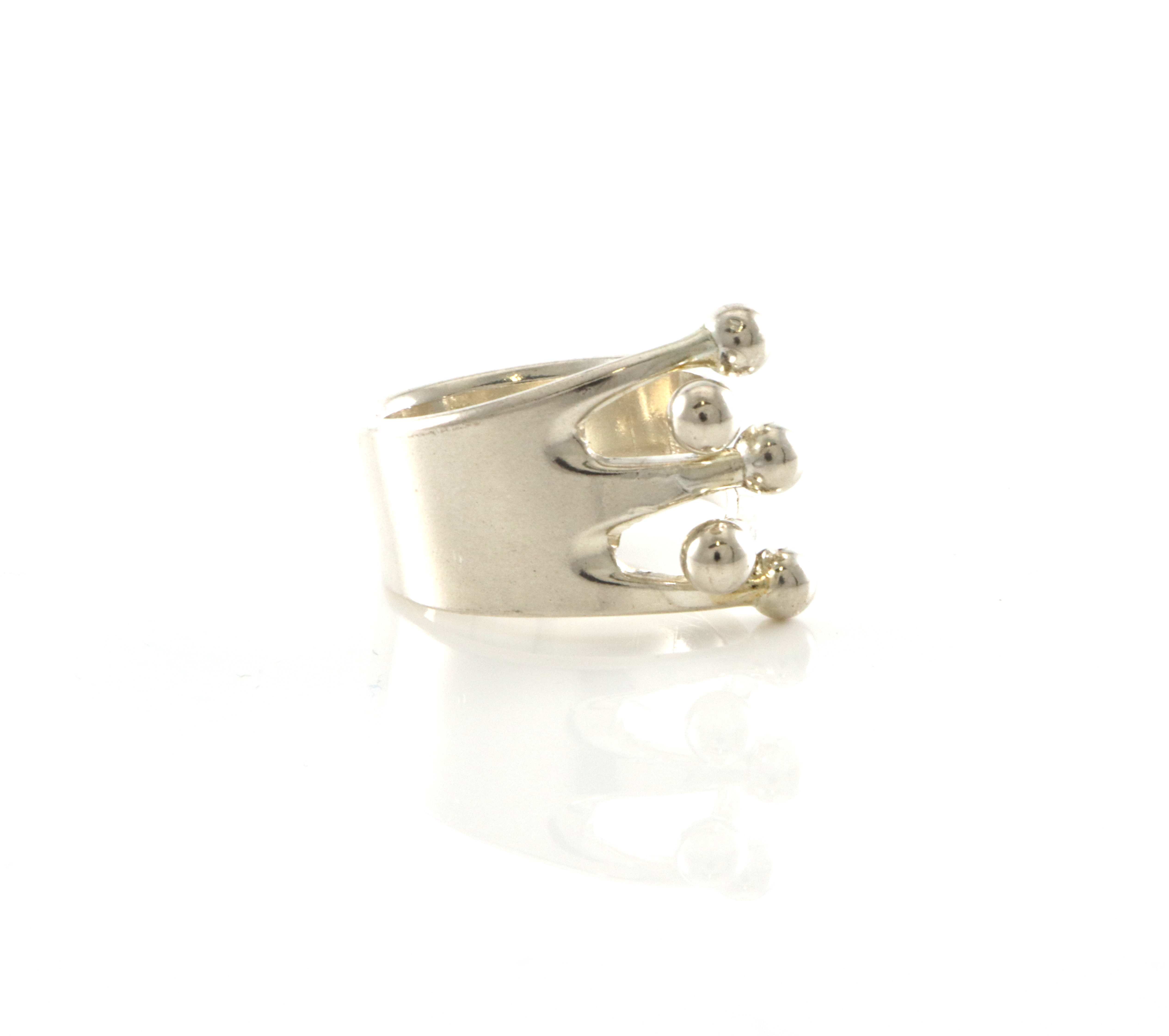 PLUS, ring fra Anna-Greta Eker.