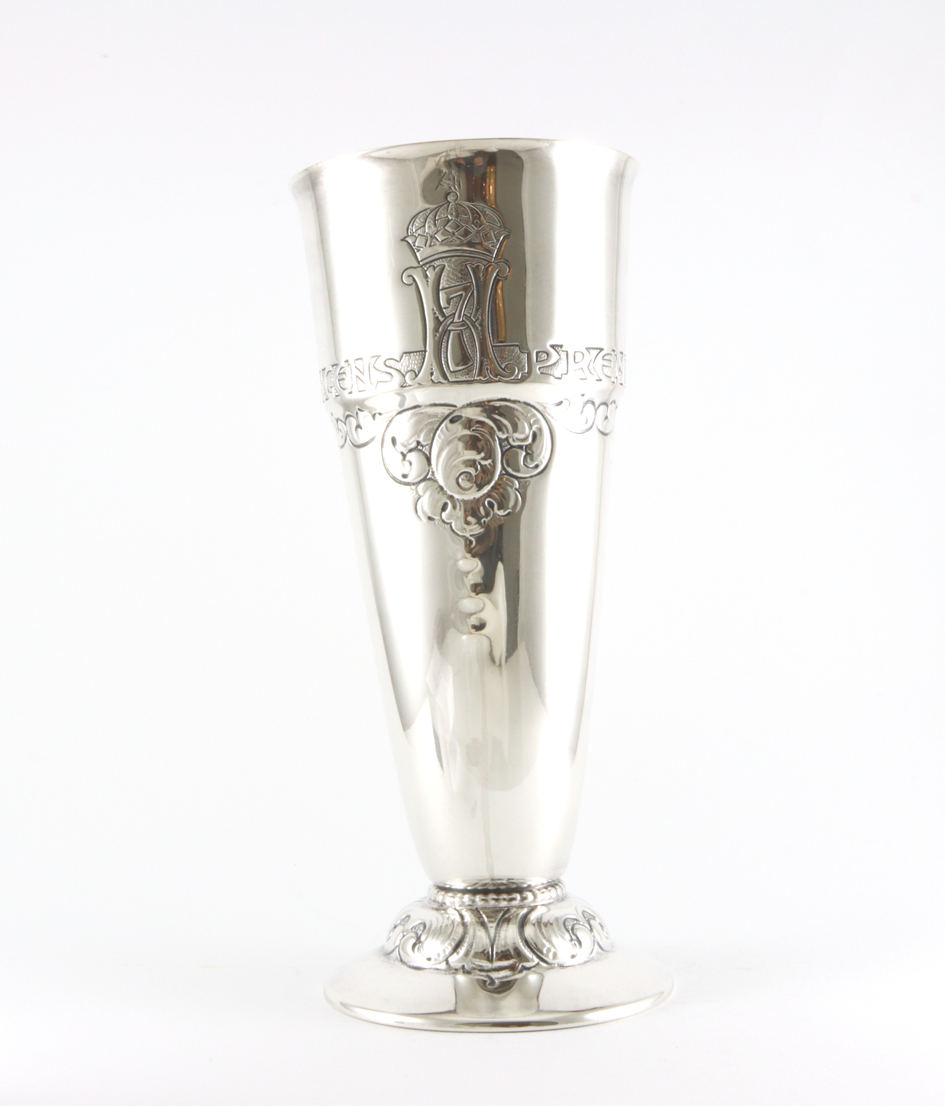 Kongepokal. Haakon VII