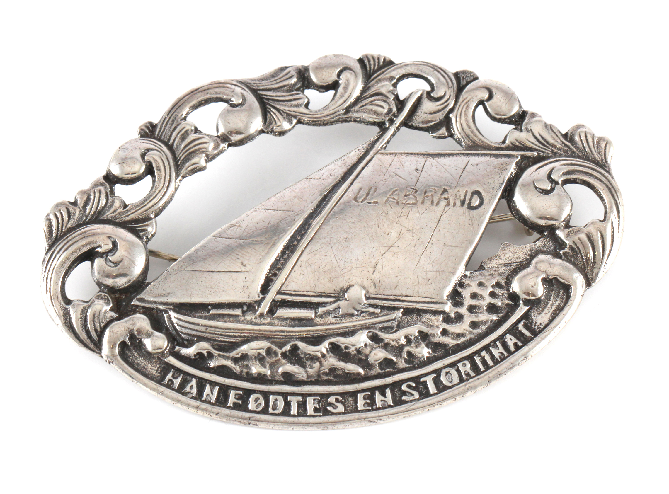 Nasjonalromantisk brosje i sølv